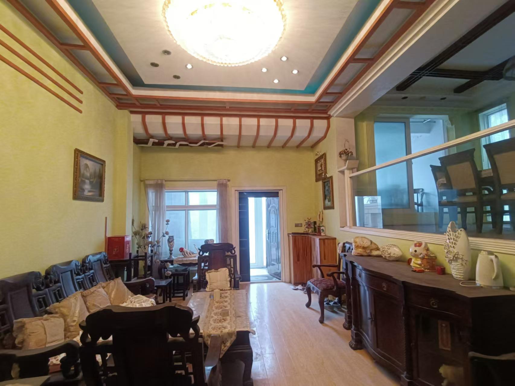旭日山庄 5室2厅3卫 232.36m²