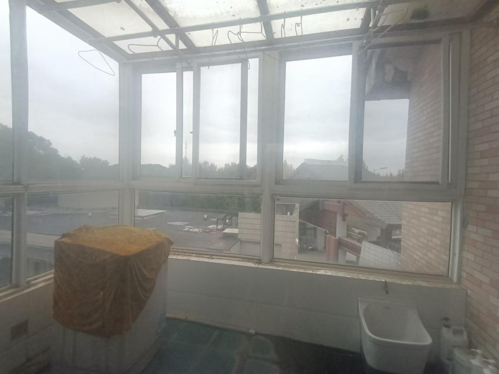 旭日山庄 5室2厅3卫 232.36m&sup2;