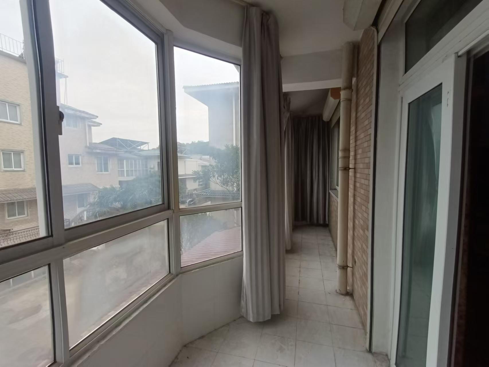 旭日山庄 5室2厅3卫 232.36m&sup2;