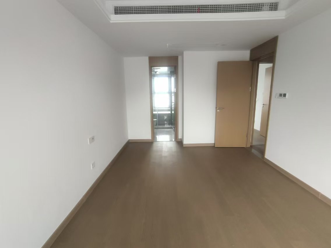 海纳春江 3室2厅2卫 112.23m&sup2;