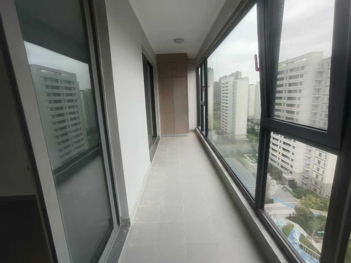 海纳春江 3室2厅2卫 112.23m&sup2;