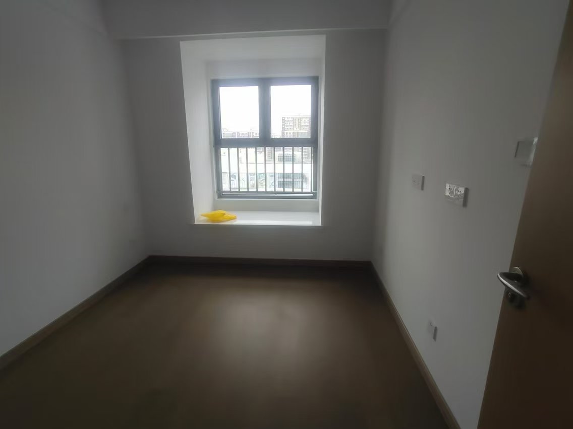 海纳春江 3室2厅2卫 112.23m&sup2;