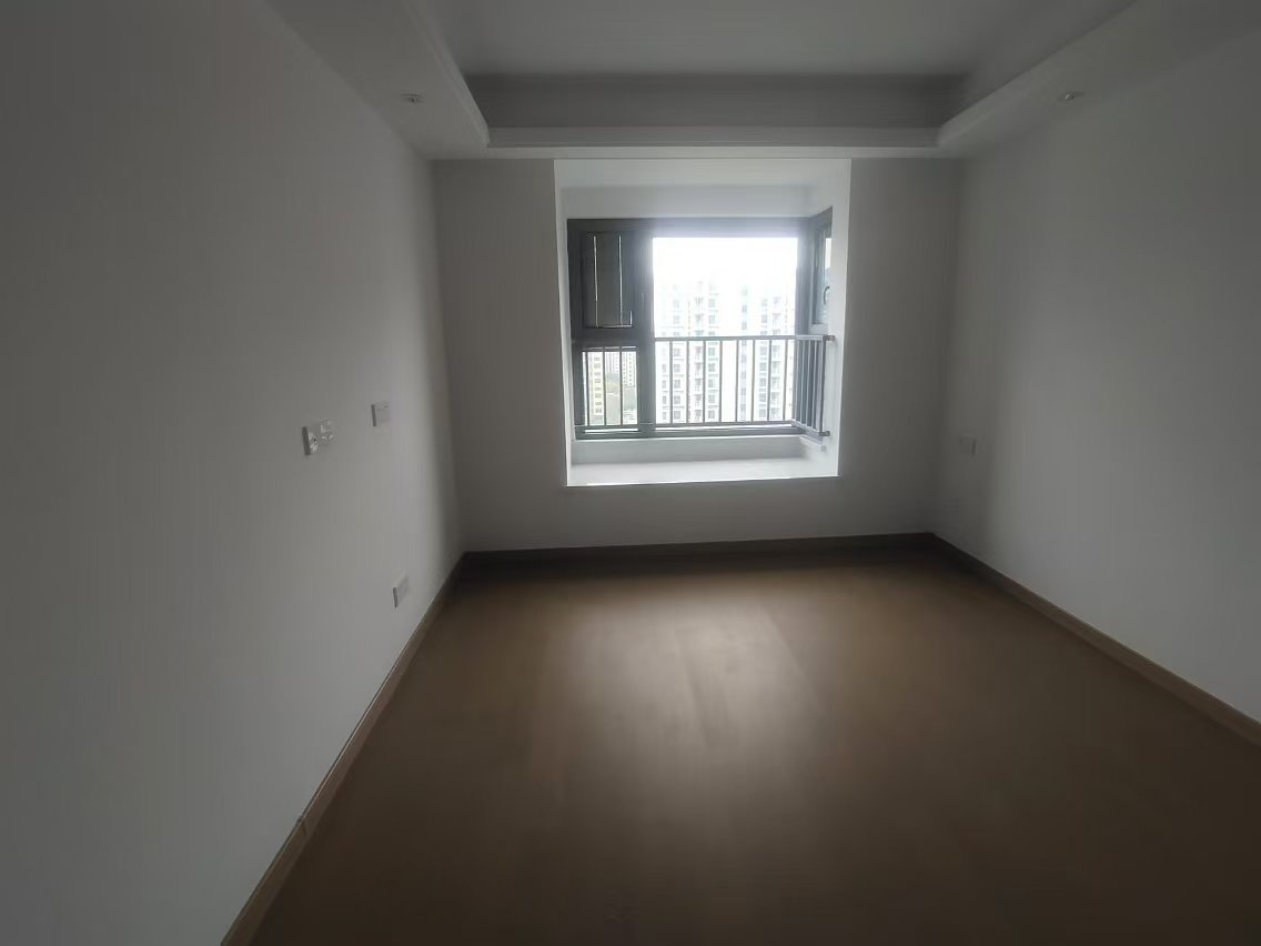海纳春江 3室2厅2卫 112.23m&sup2;
