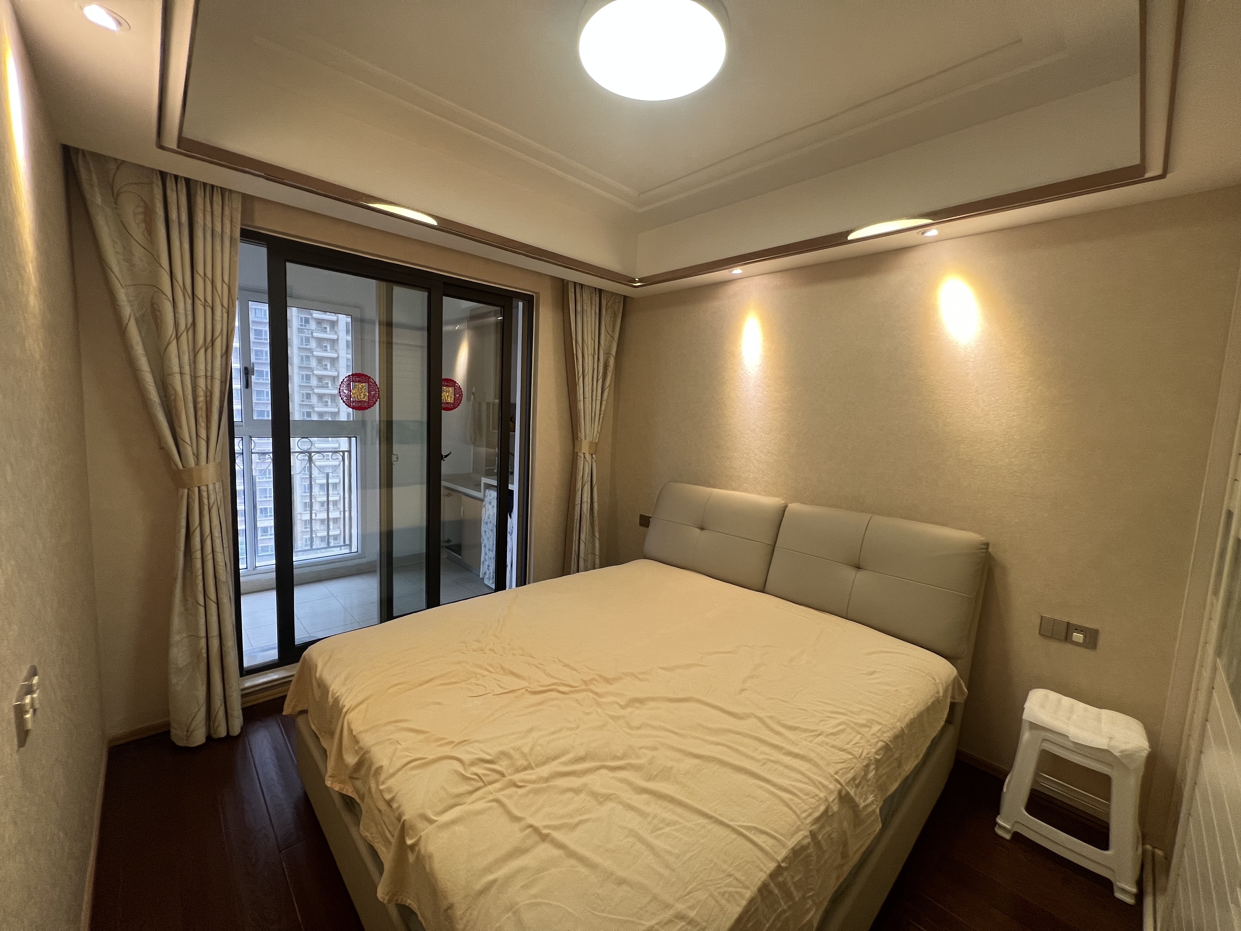 中南世纪花城三期 3室2厅2卫 130m&sup2;