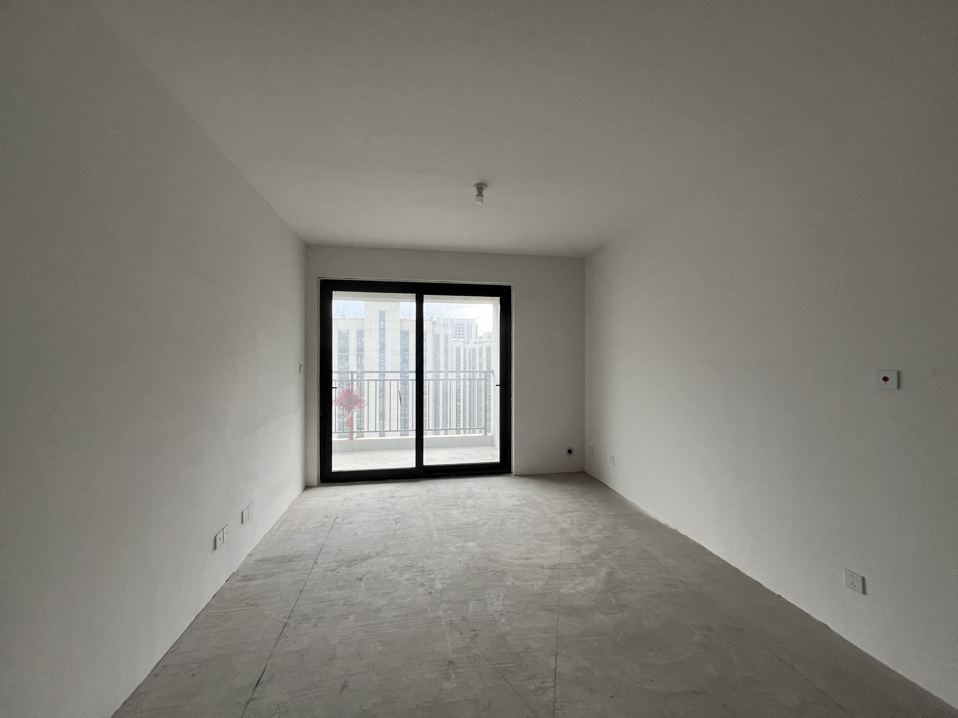 东时区 3室2厅1卫 96m²