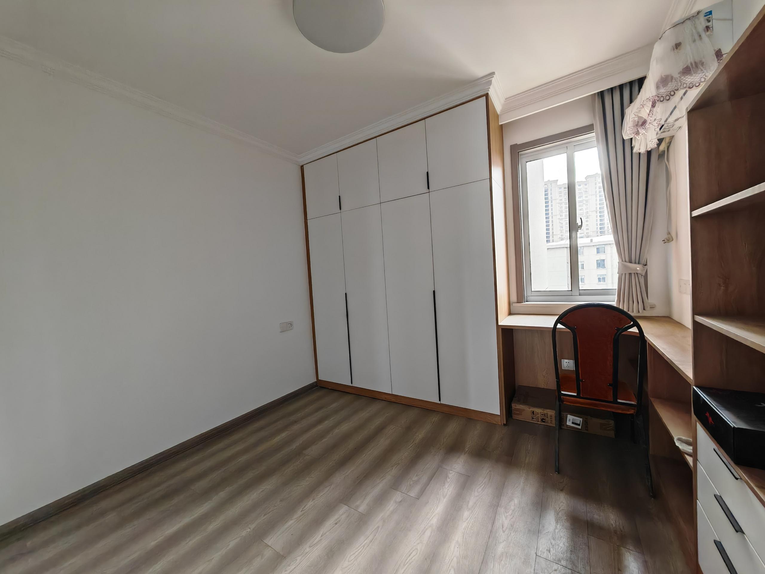 新桥新村 3室1厅1卫 68m&sup2;