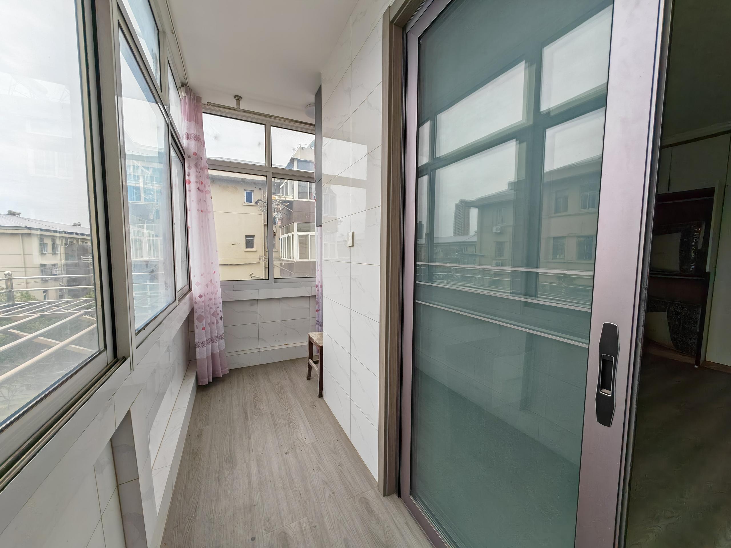 新桥新村 3室1厅1卫 68m&sup2;