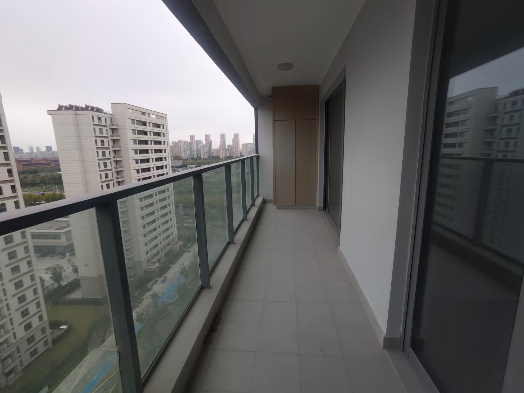 海纳春江 3室2厅2卫 112m²