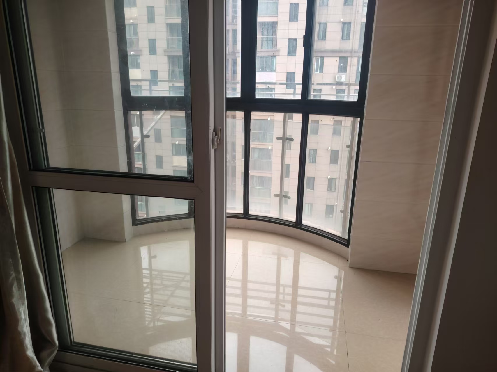 天龙逸园 2室1厅1卫 92m²