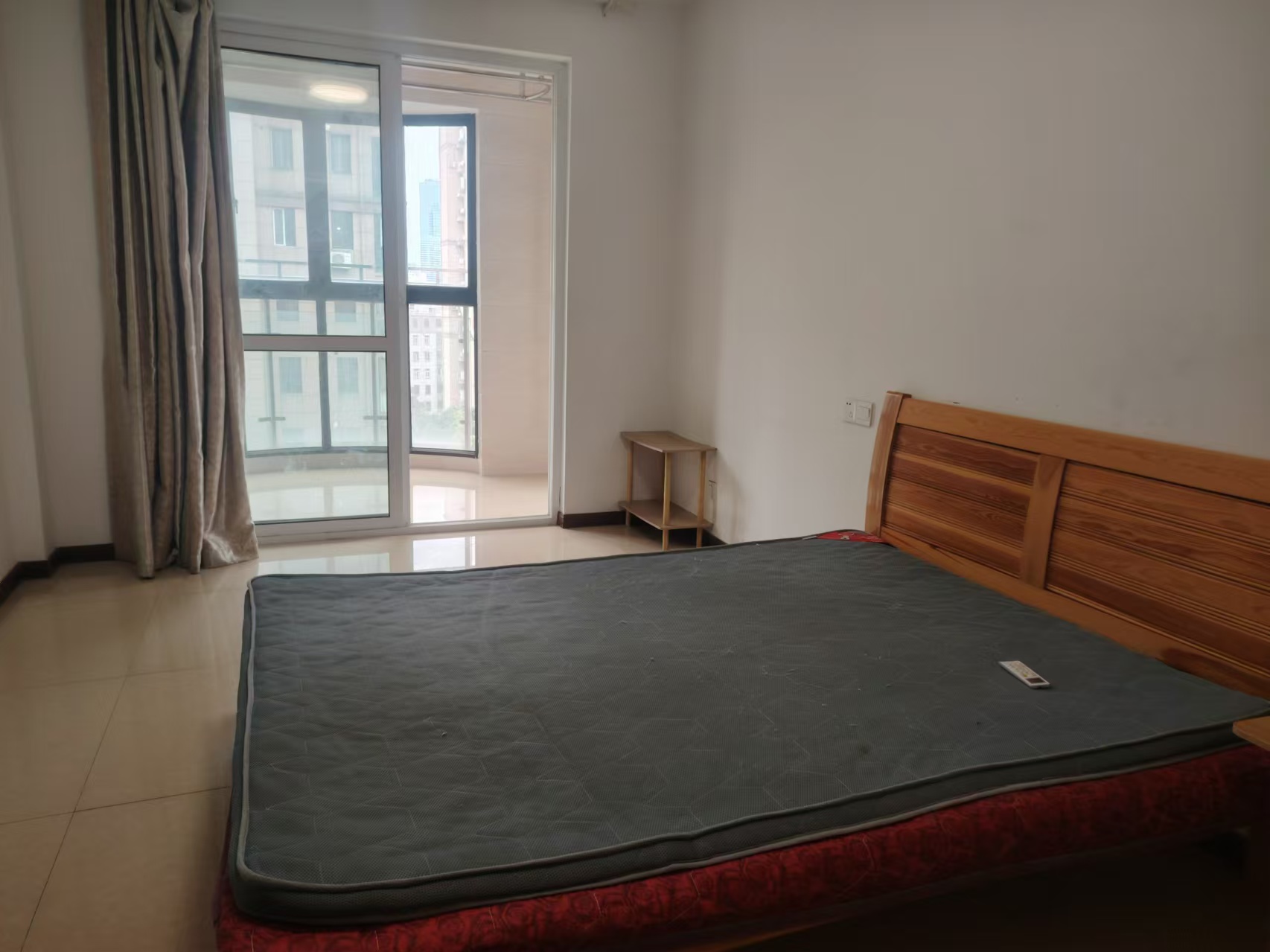 天龙逸园 2室1厅1卫 92m²