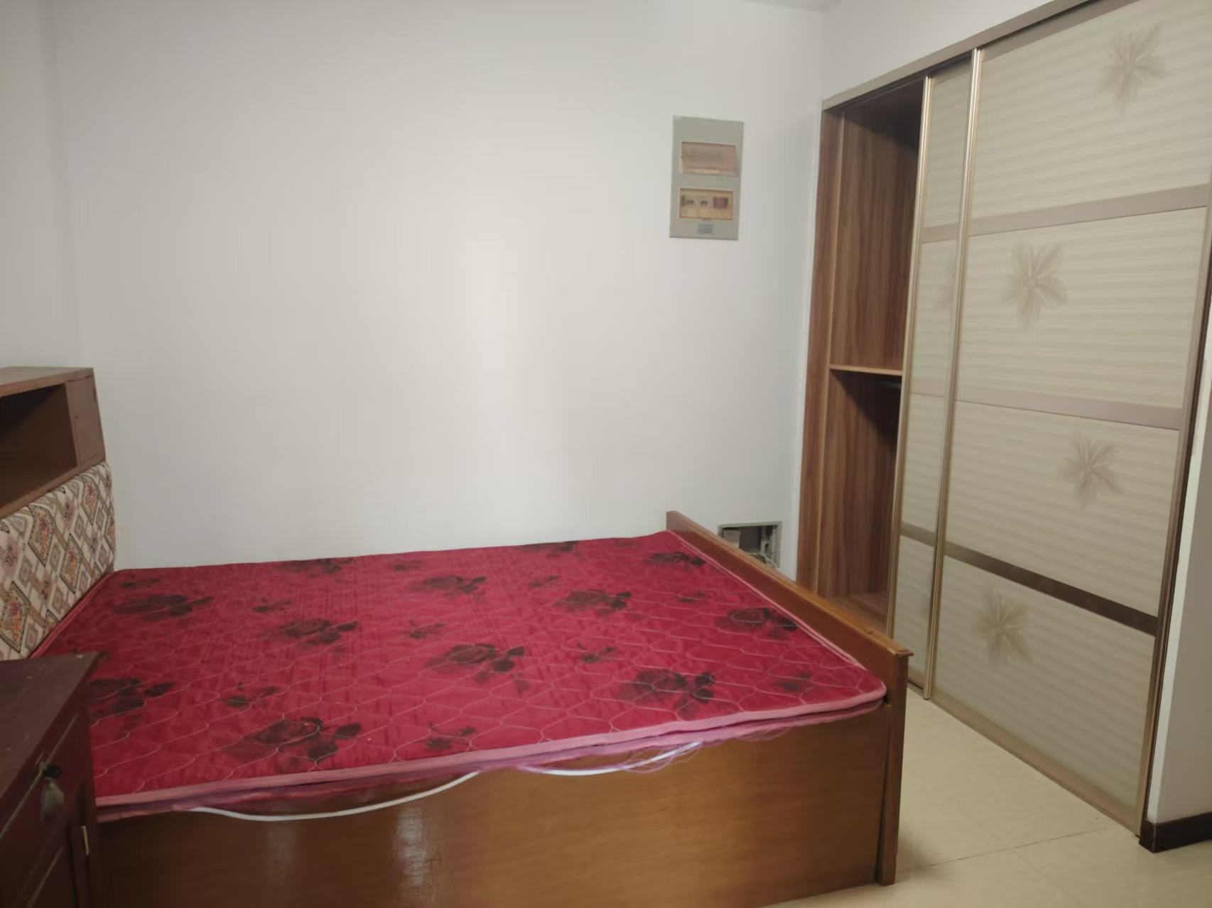 天龙逸园 2室1厅1卫 92m²
