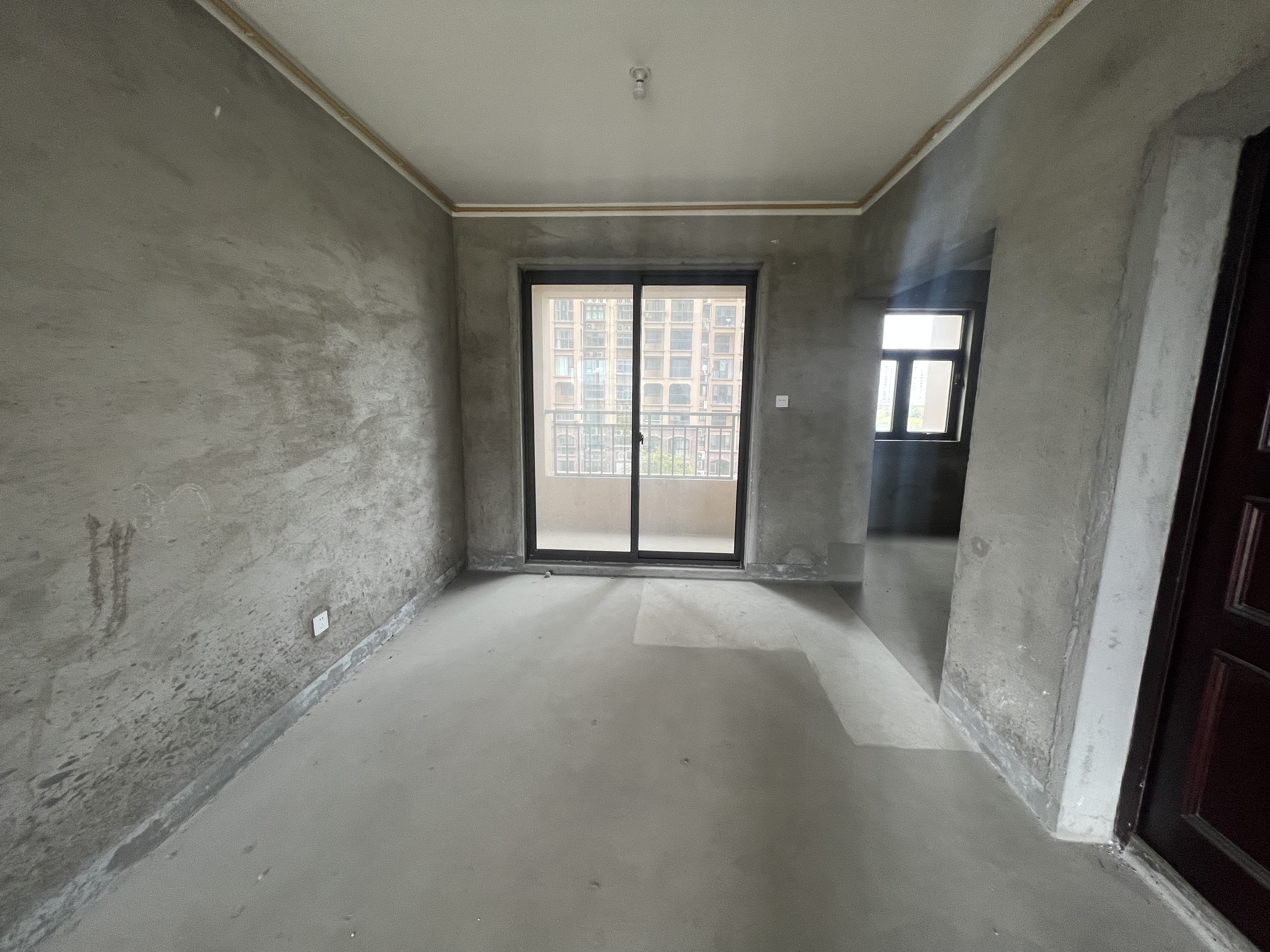 华强城四期 4室2厅2卫 142.14m&sup2;