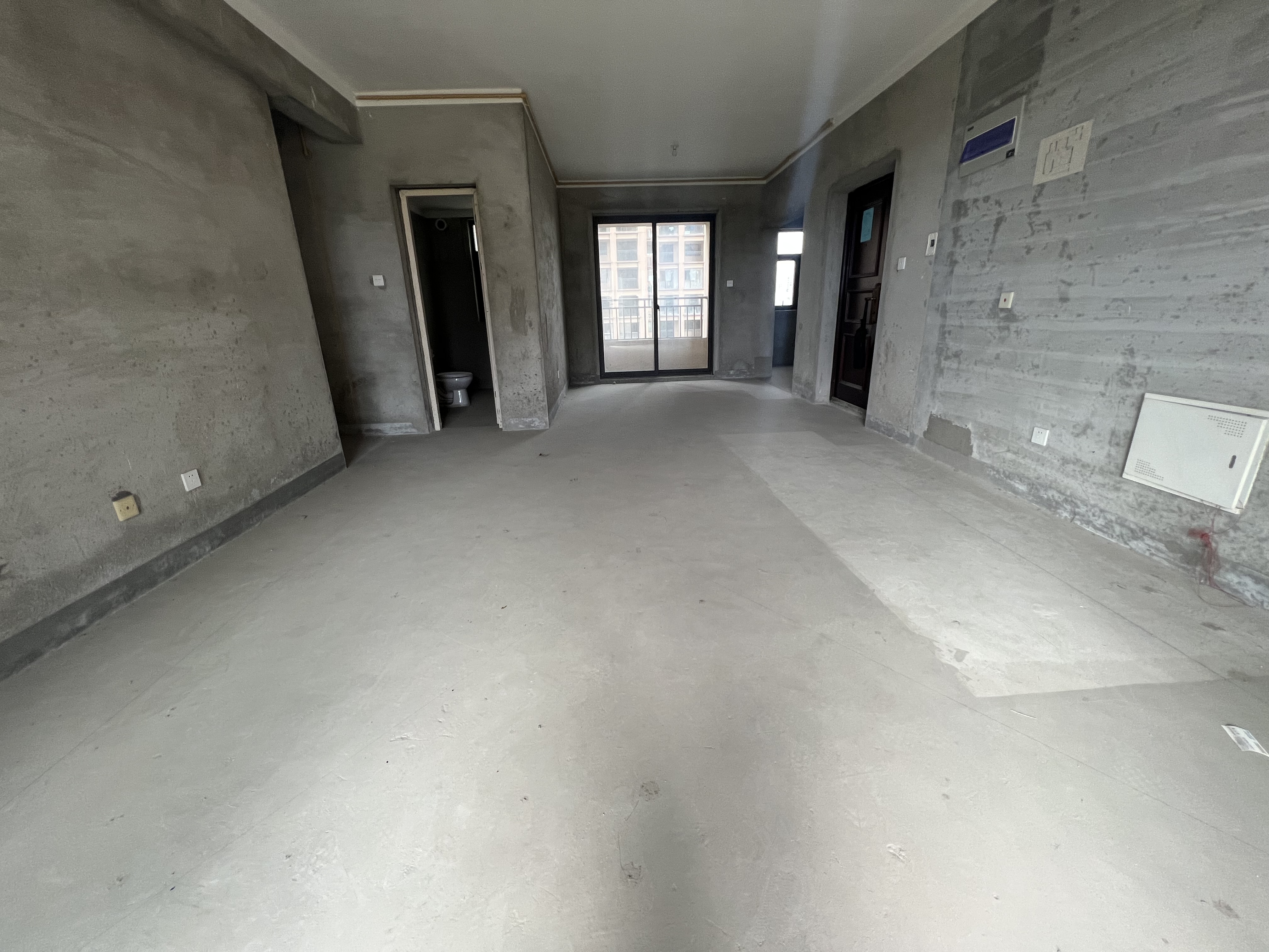 华强城四期 4室2厅2卫 142.14m²