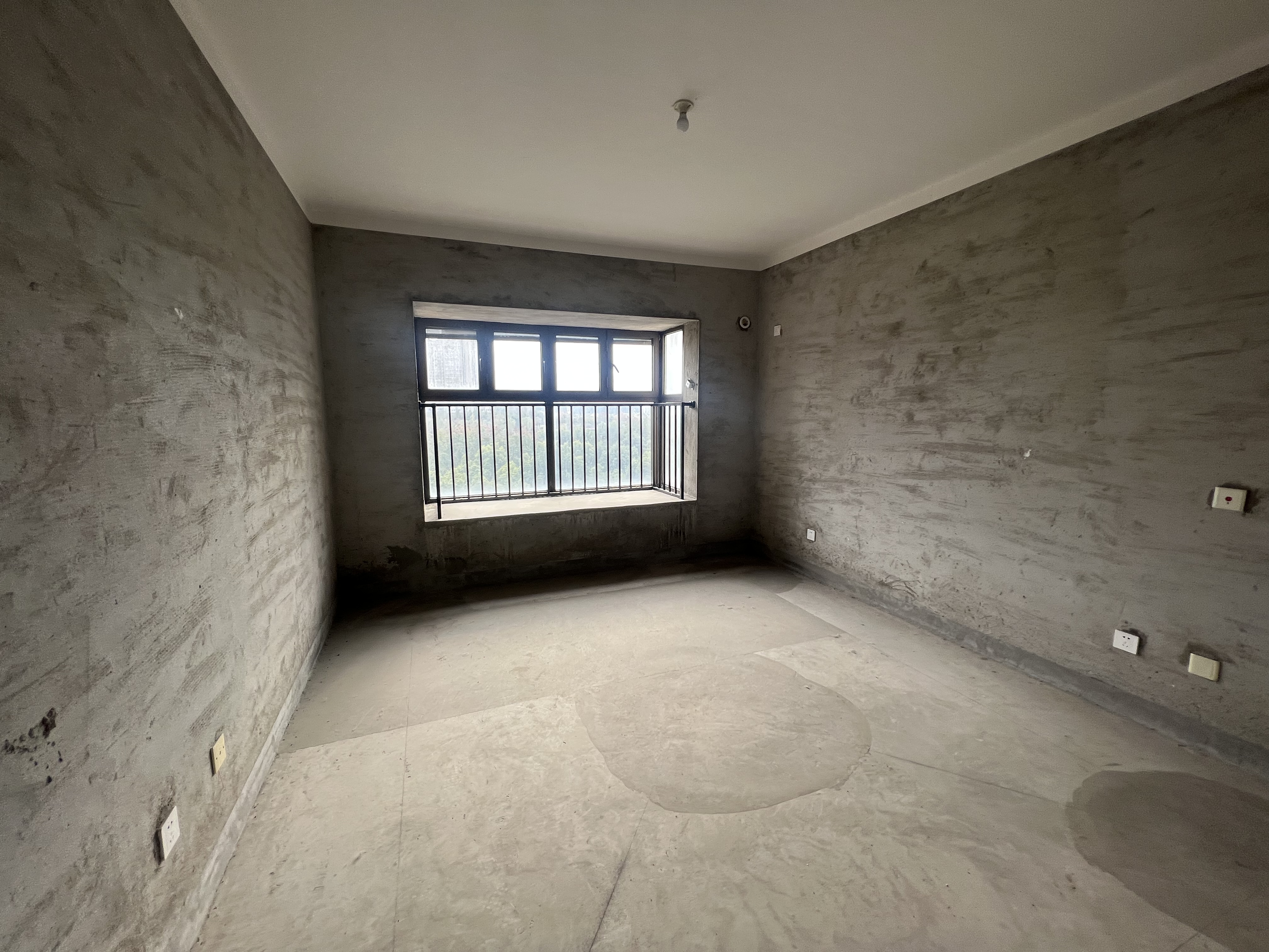 华强城四期 4室2厅2卫 142.14m&sup2;