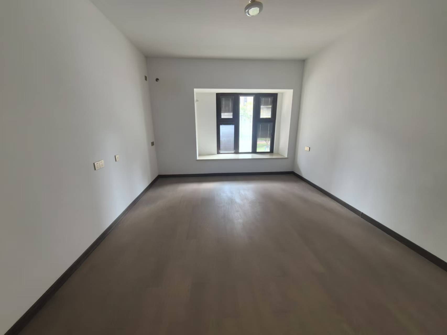 卓越万科新都会 4室2厅2卫 144m&sup2;