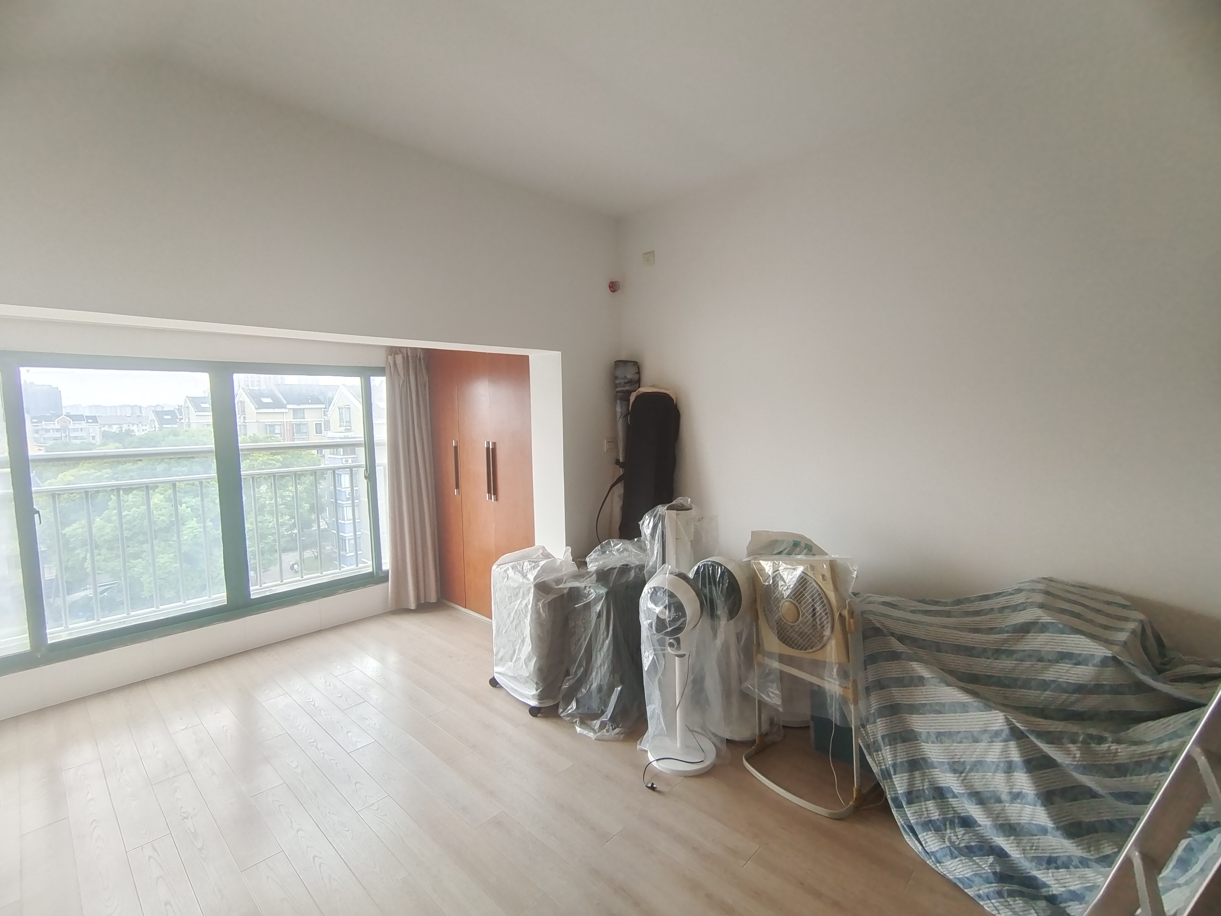 苏建花园城 3室2厅2卫 178m&sup2;