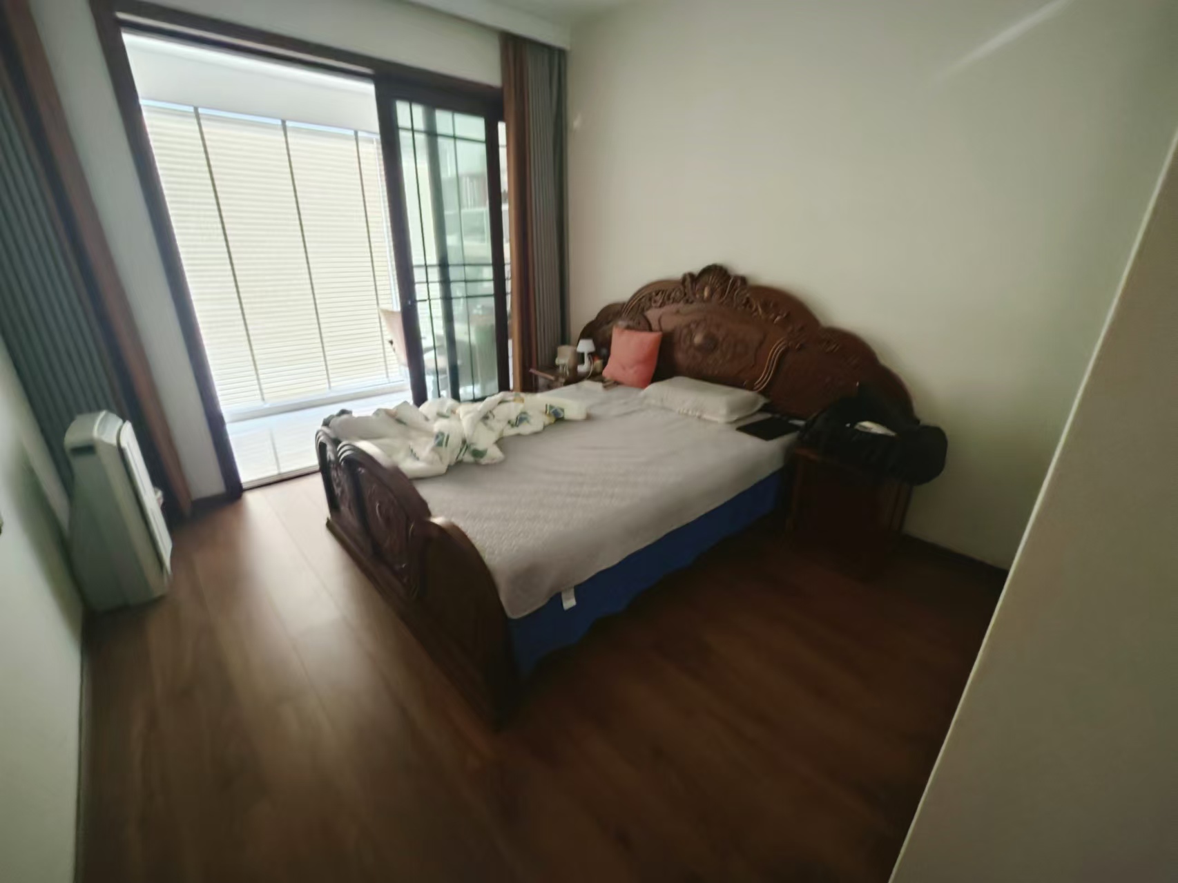 新城小区 3室2厅2卫 175m&sup2;