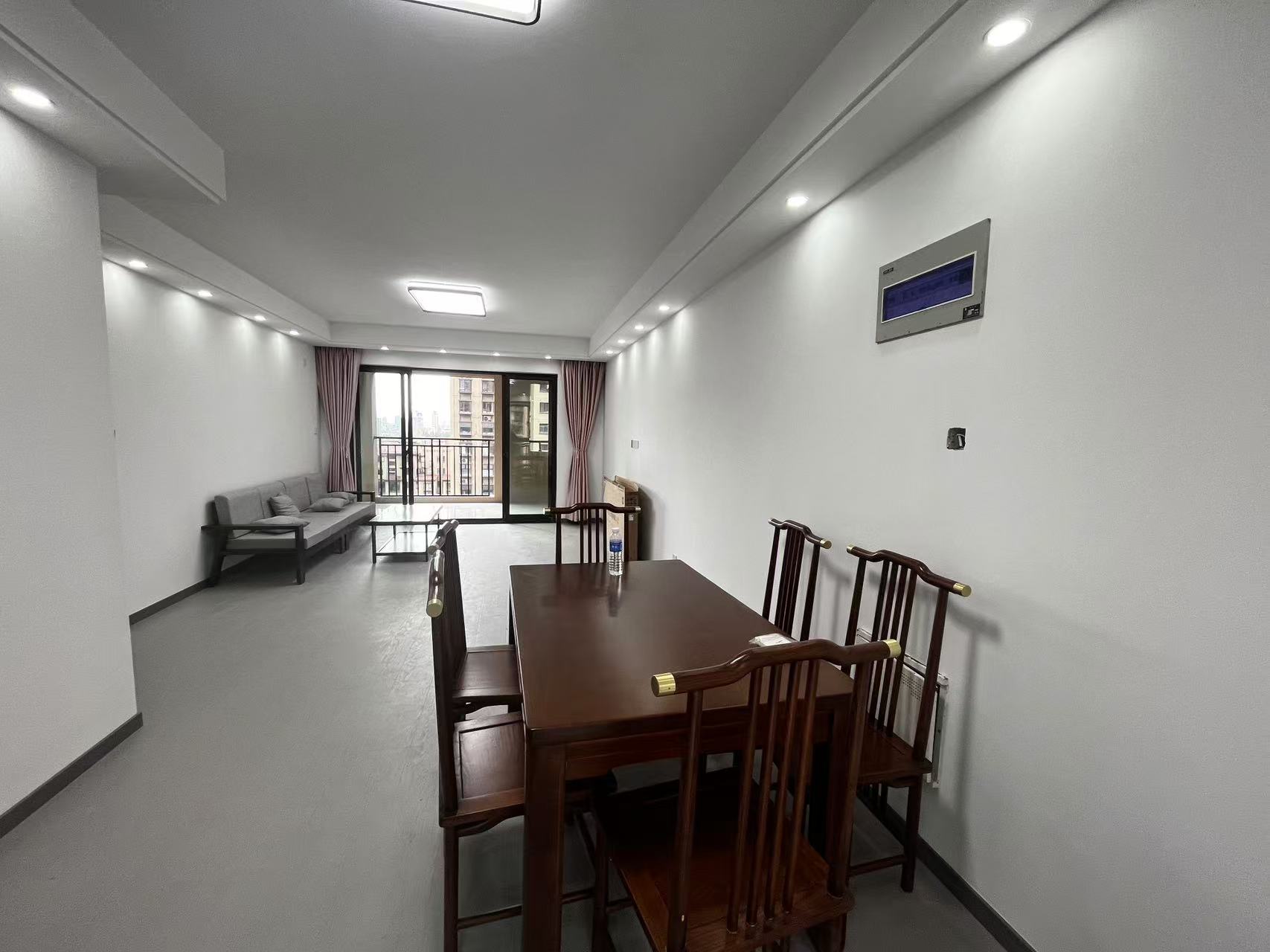 华强城四期 3室2厅2卫 128.00m²