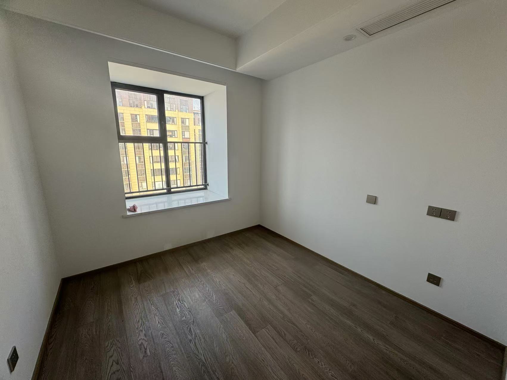 珑府 3室2厅2卫 126m&sup2;