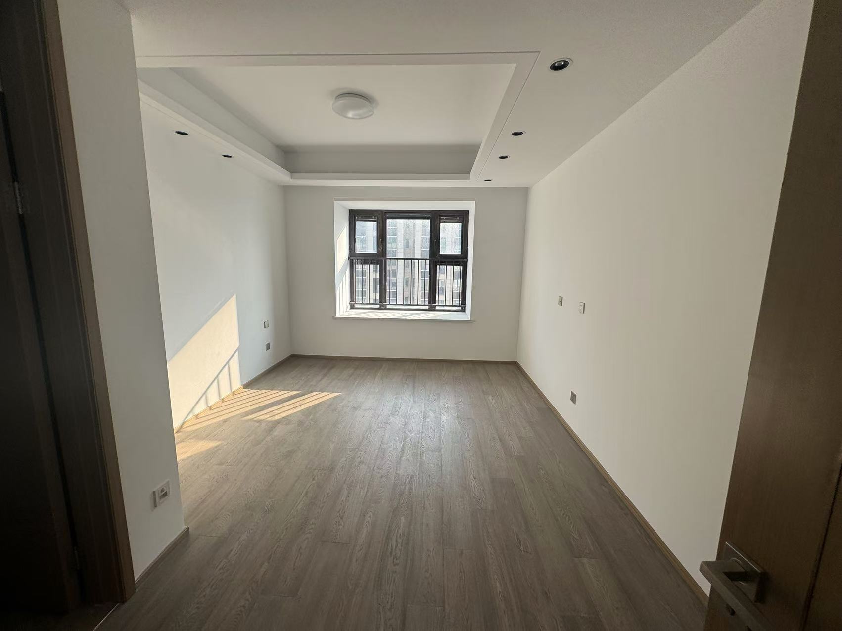 珑府 3室2厅2卫 126m&sup2;