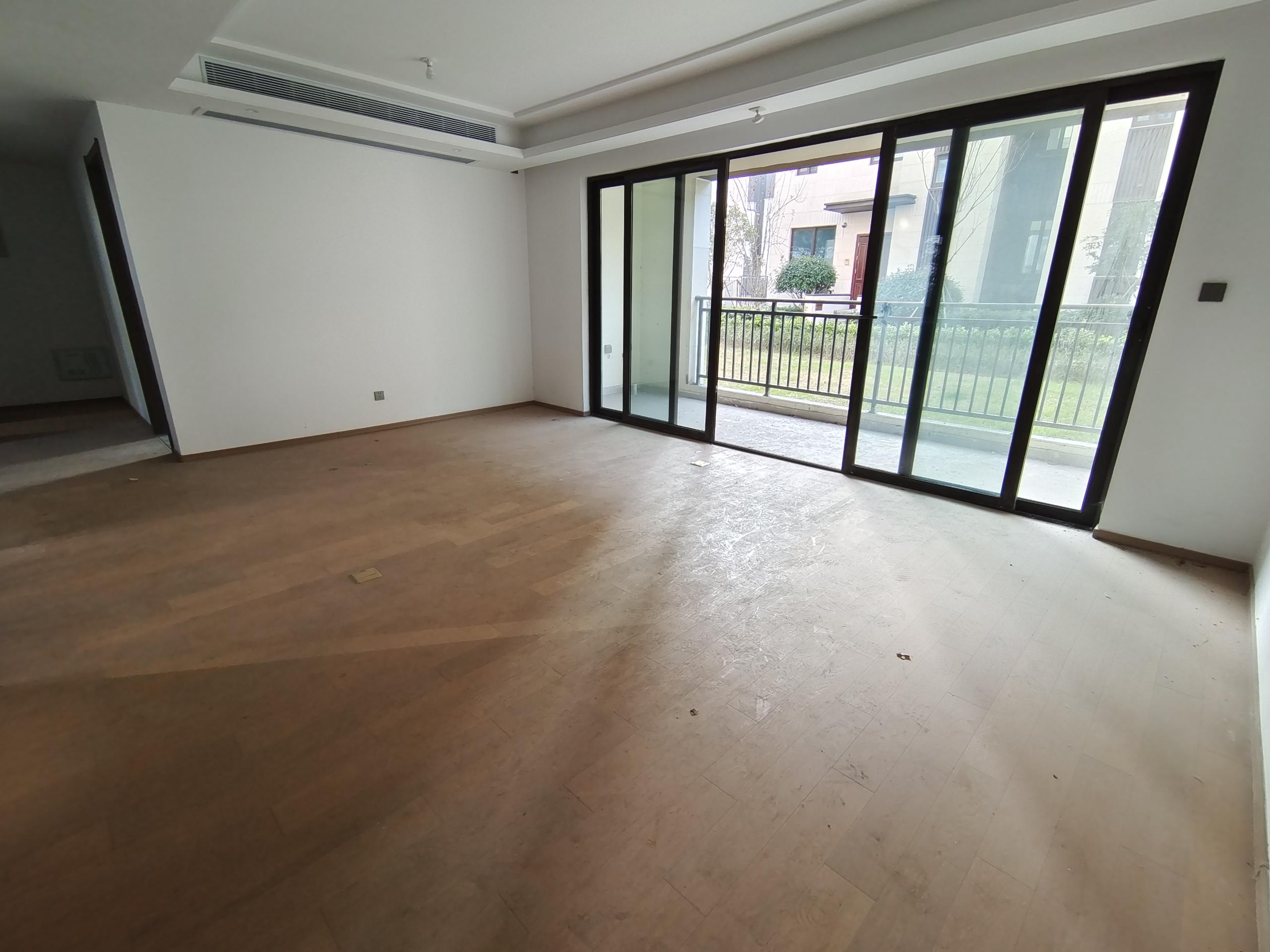 春风南岸西园 4室2厅3卫 168.00m&sup2;