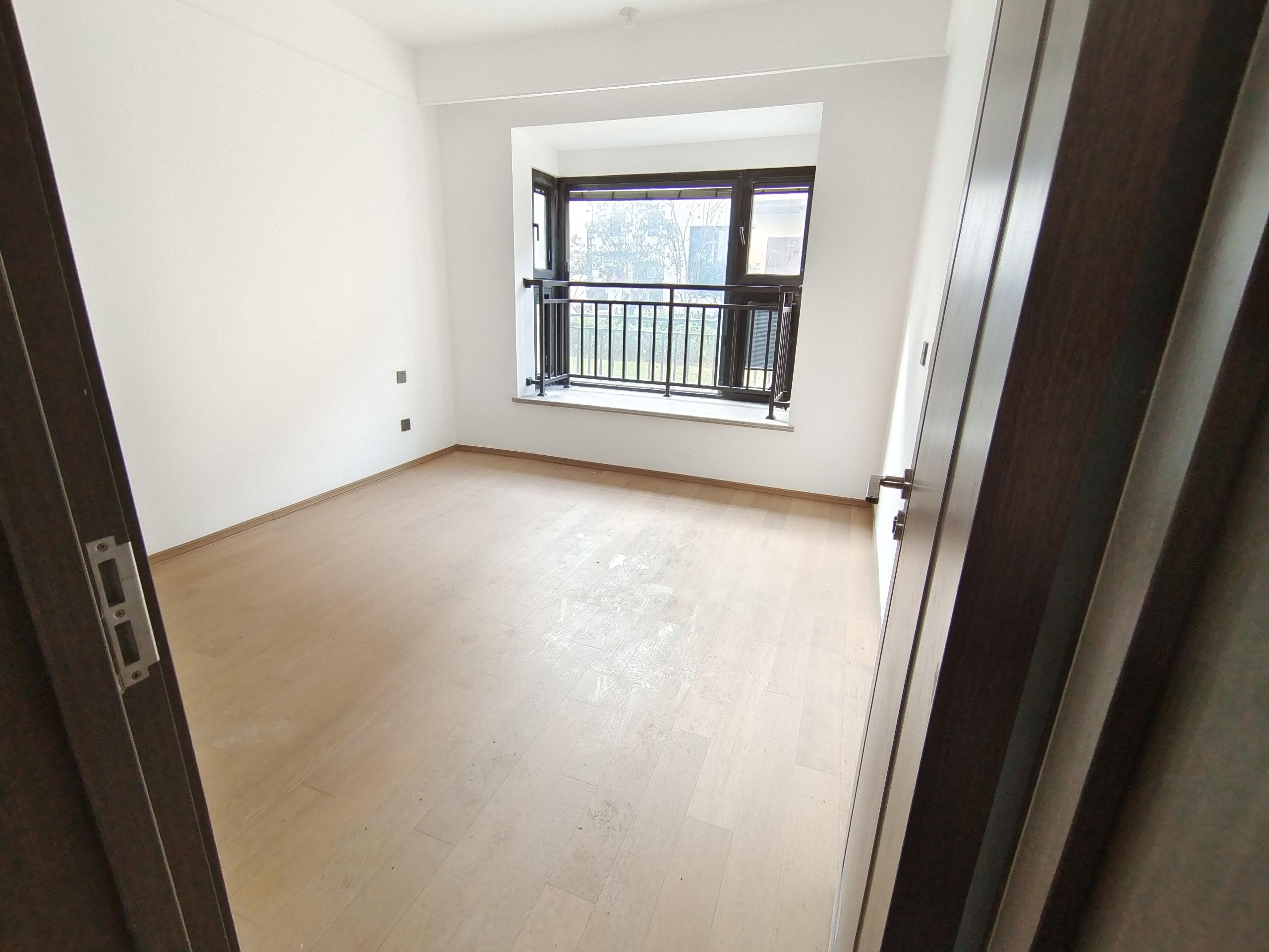 春风南岸西园 4室2厅3卫 168.00m&sup2;