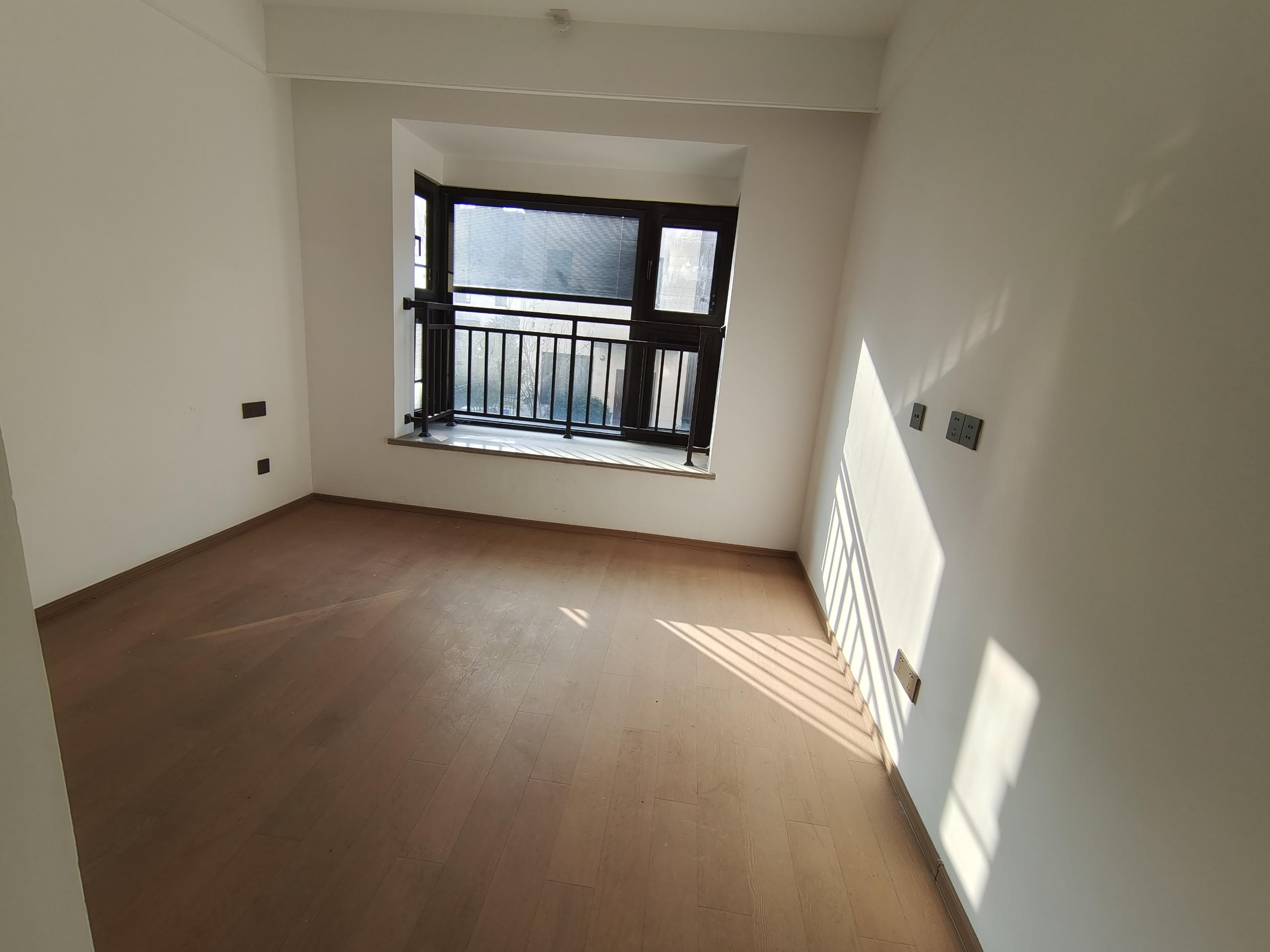 春风南岸西园 4室2厅3卫 168.00m&sup2;