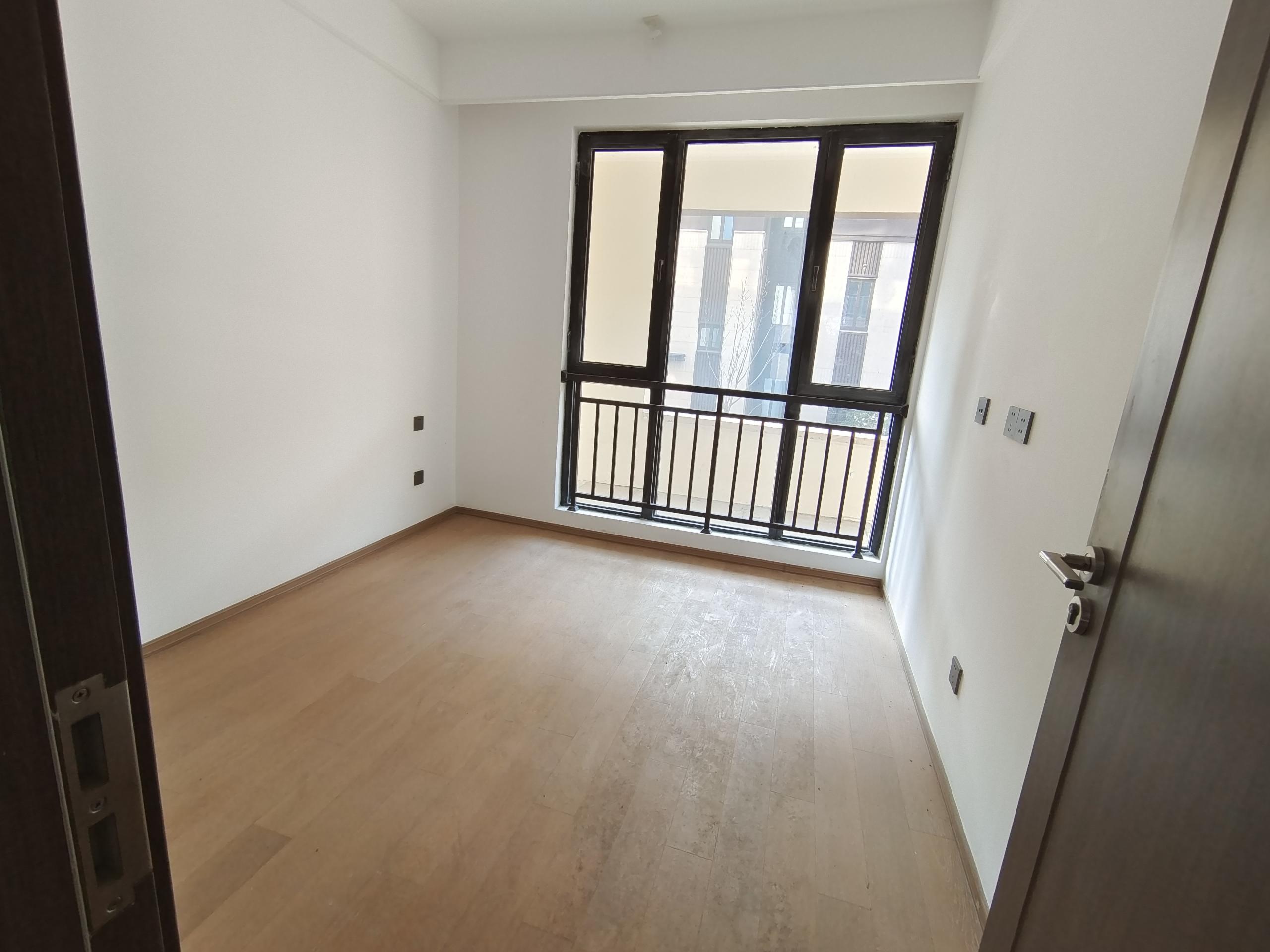 春风南岸西园 4室2厅3卫 168.00m&sup2;