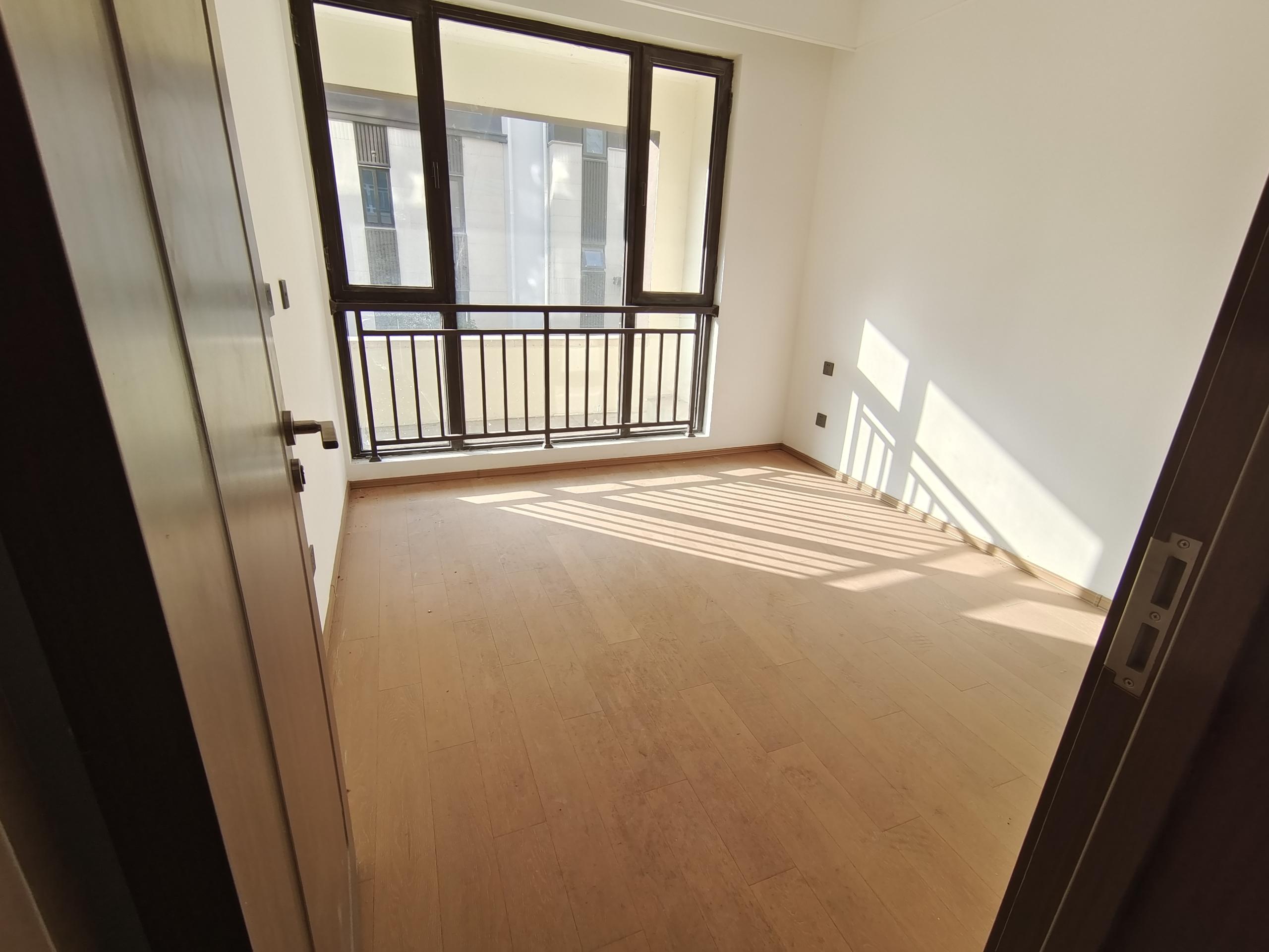 春风南岸西园 4室2厅3卫 168.00m&sup2;