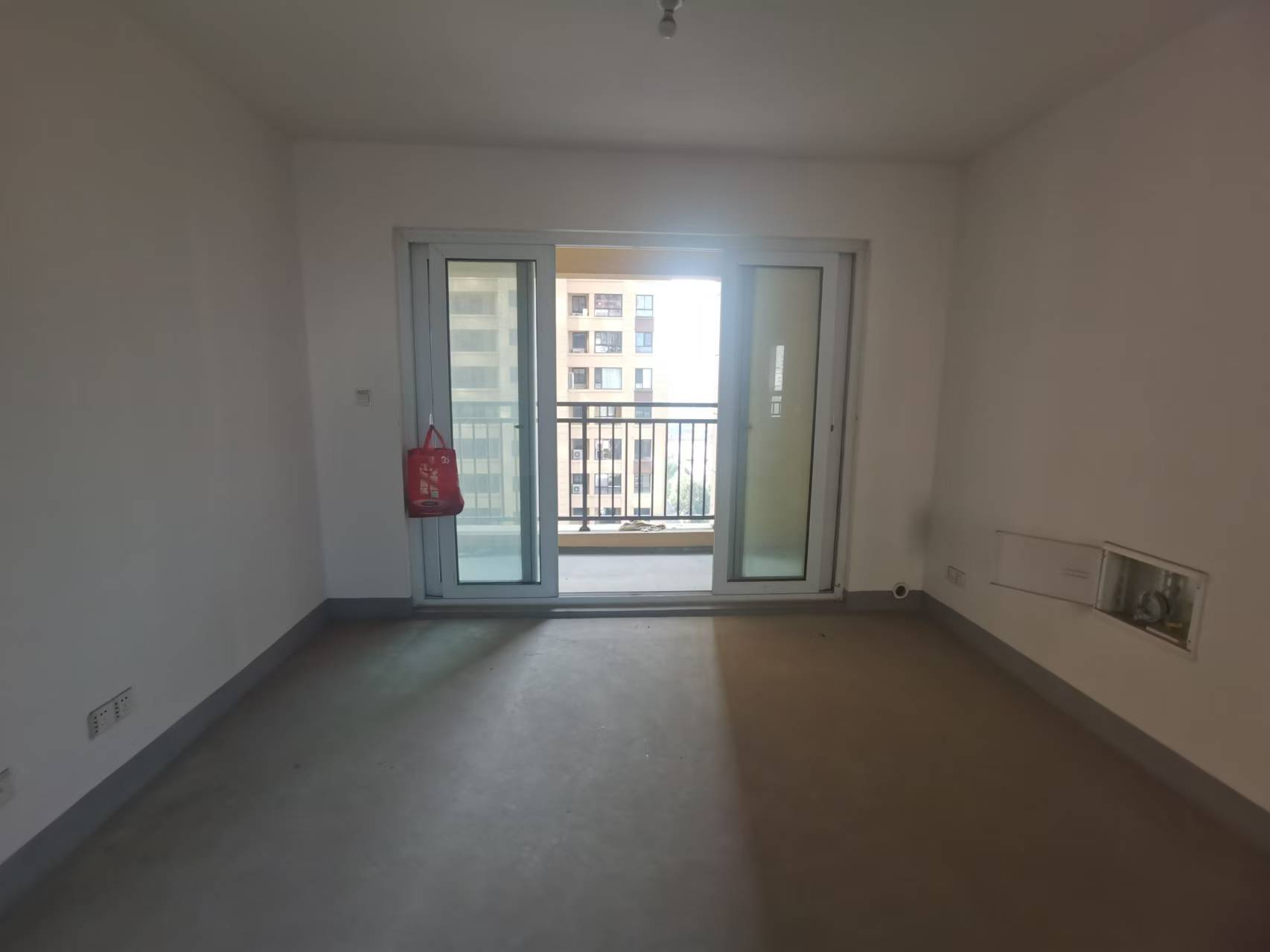 世茂九龙庭 3室2厅2卫 124.67m²