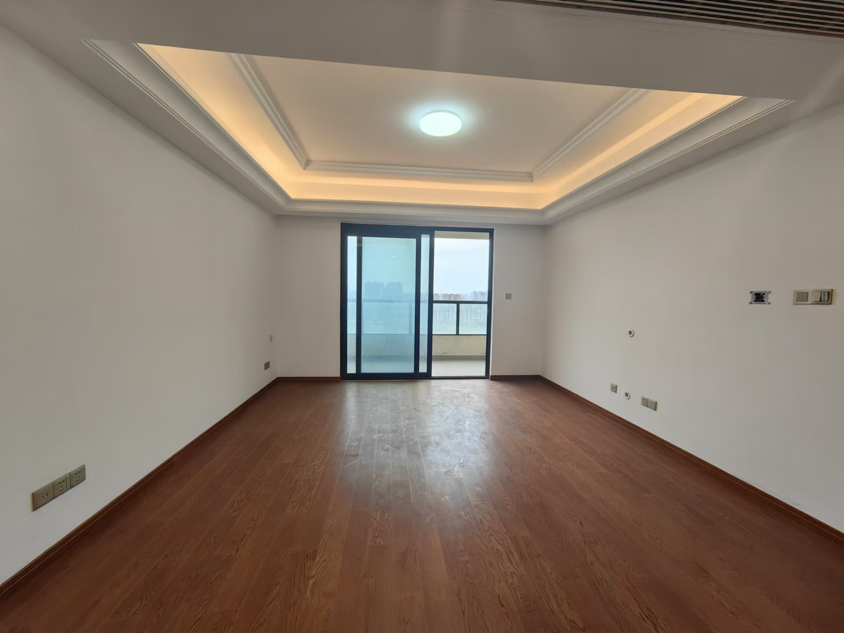 雍华府 4室2厅2卫 136.00m²