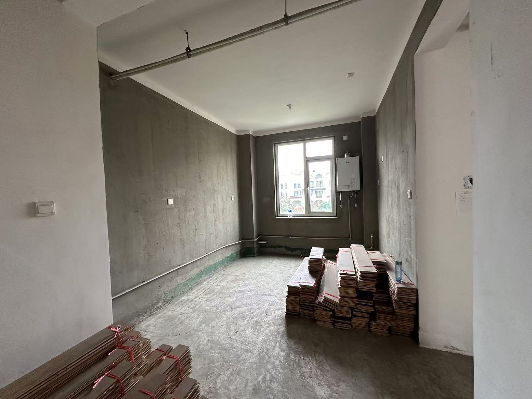 军山花园 4室2厅2卫 268.00m&sup2;