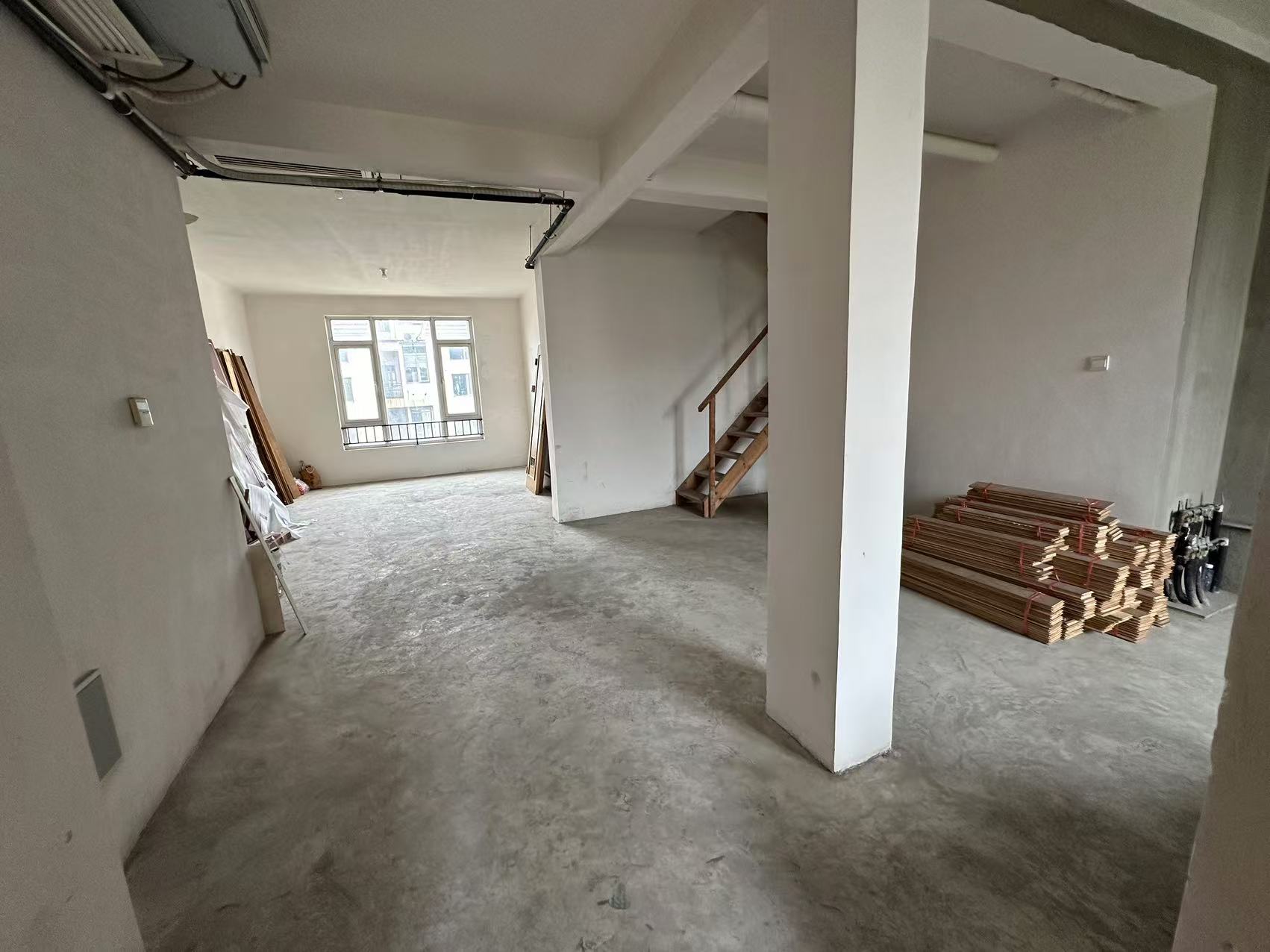 军山花园 4室2厅2卫 268.00m&sup2;