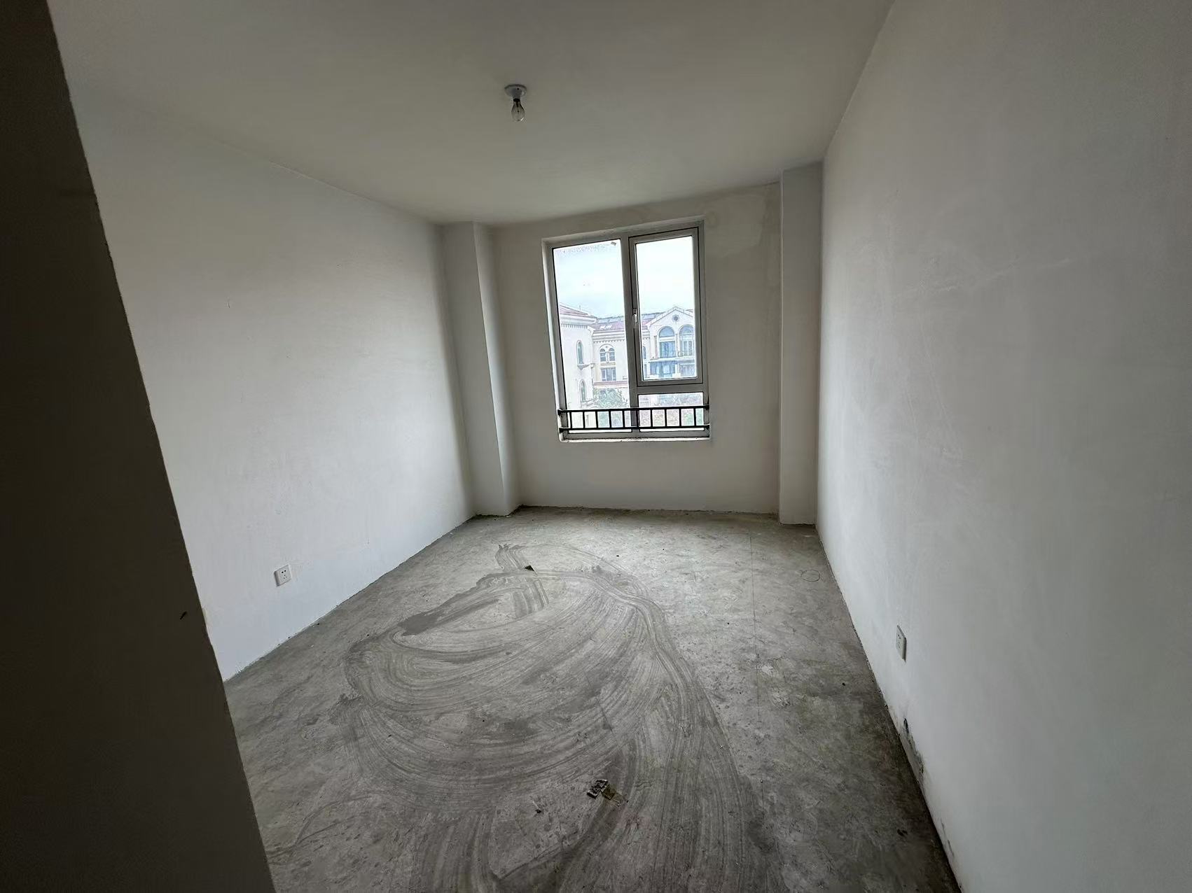 军山花园 4室2厅2卫 268.00m&sup2;