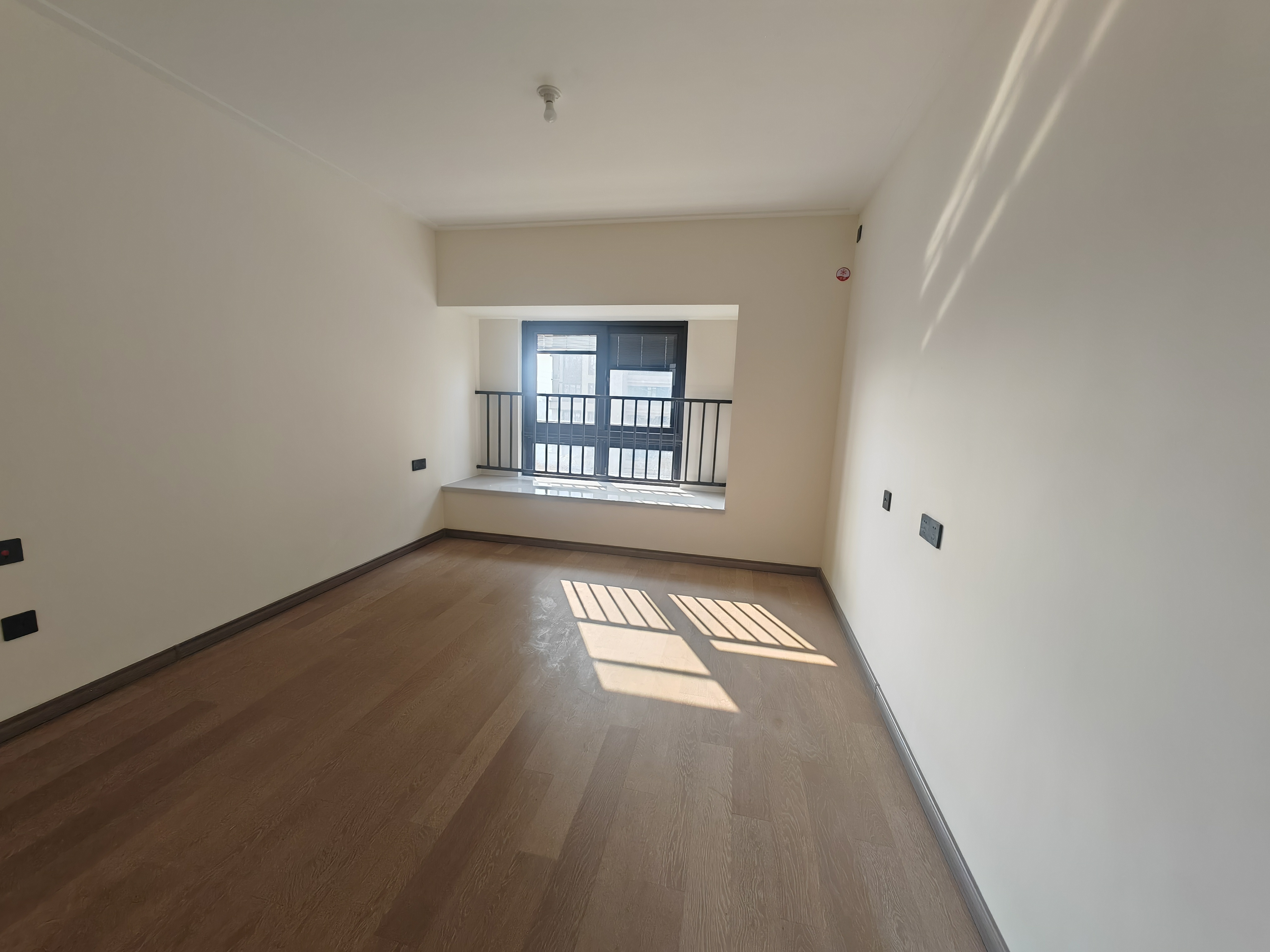 湖山源著 3室2厅2卫 114m&sup2;
