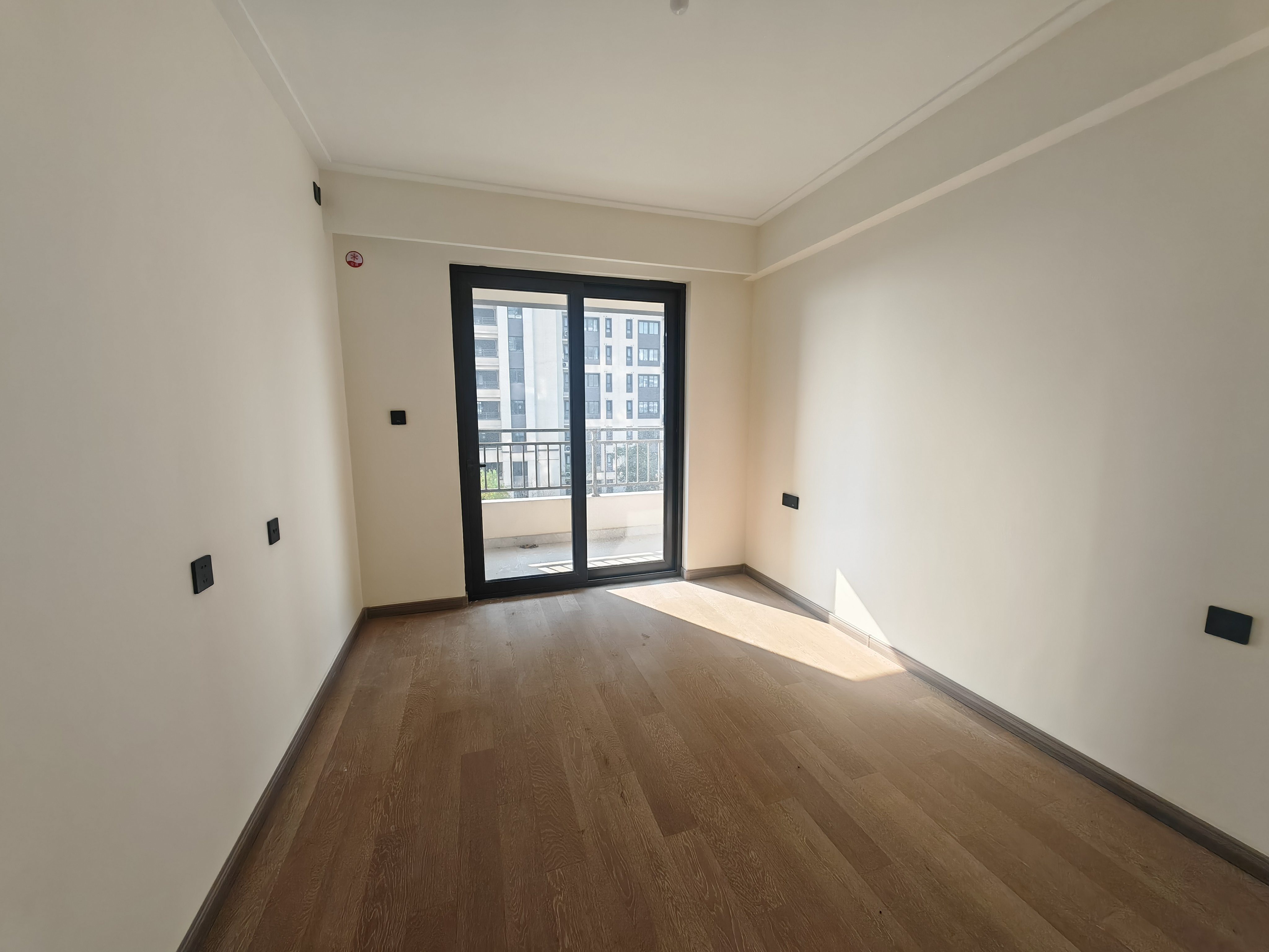湖山源著 3室2厅2卫 114m&sup2;