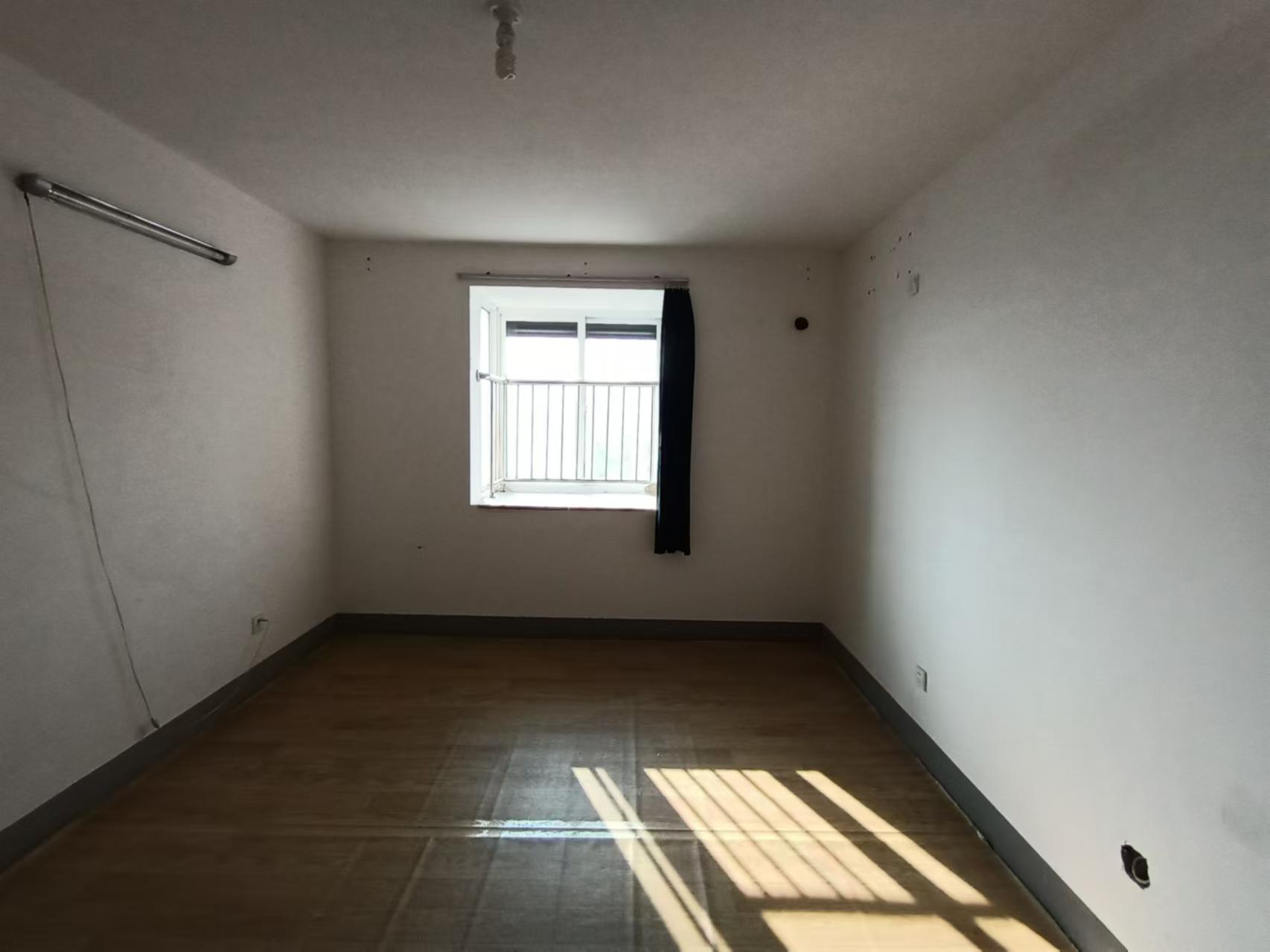 颐景苑 2室2厅2卫 116.00m&sup2;