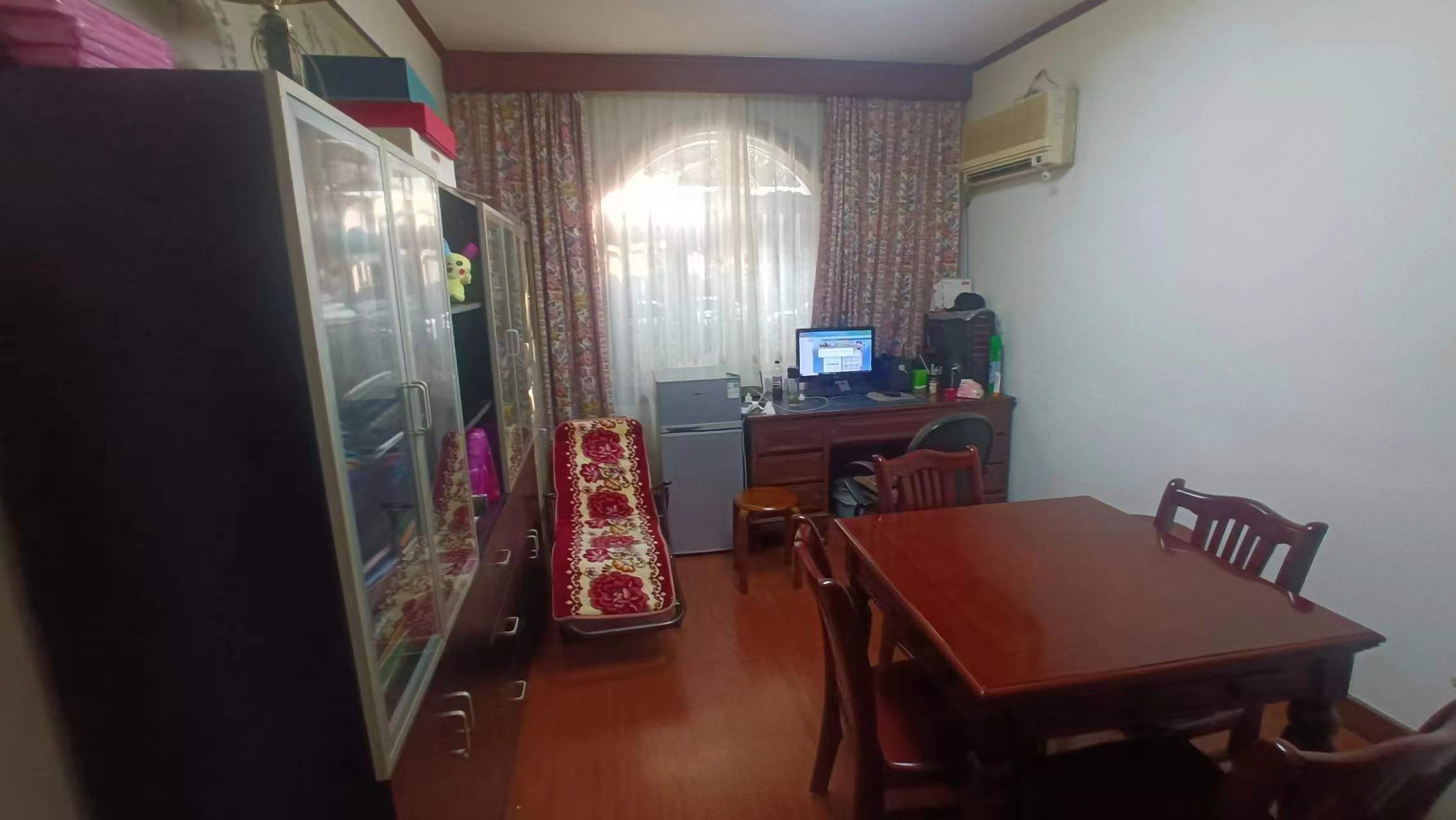 花园角 5室3厅3卫 294.00m²
