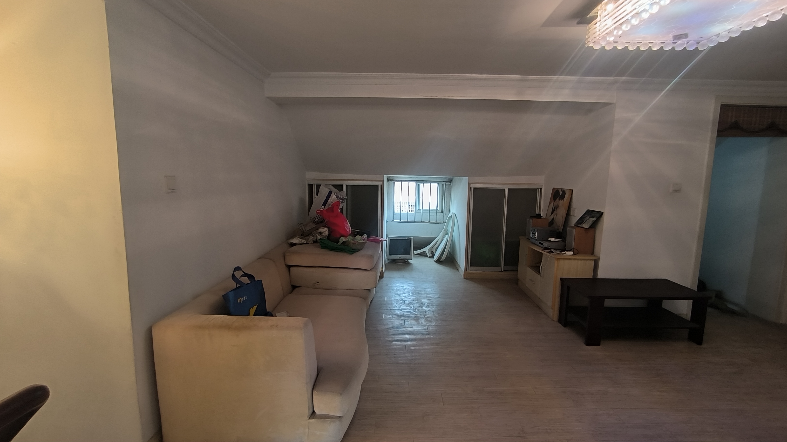 五山新苑 3室2厅1卫 111.84m²