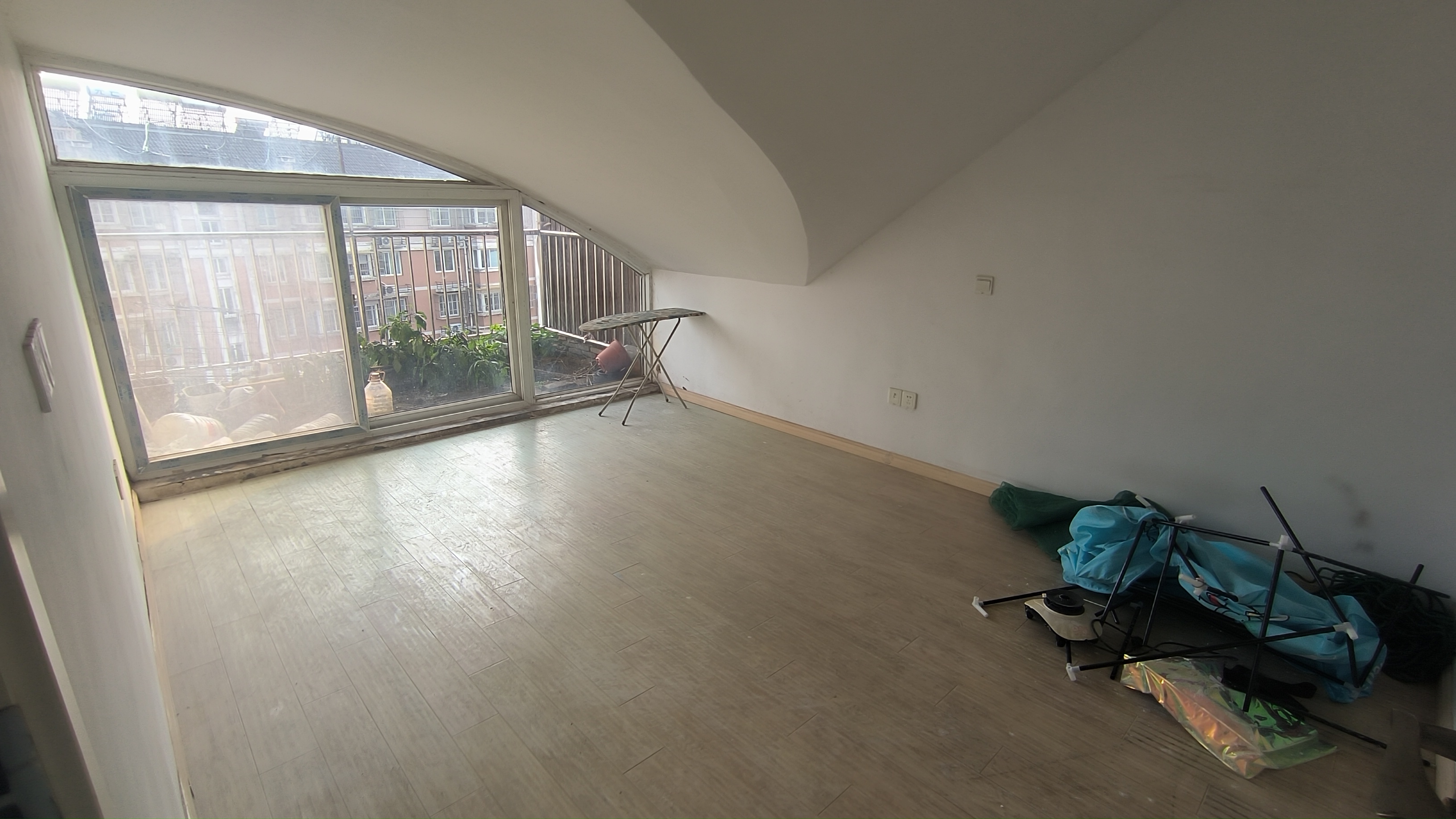 五山新苑 3室2厅1卫 111.84m&sup2;
