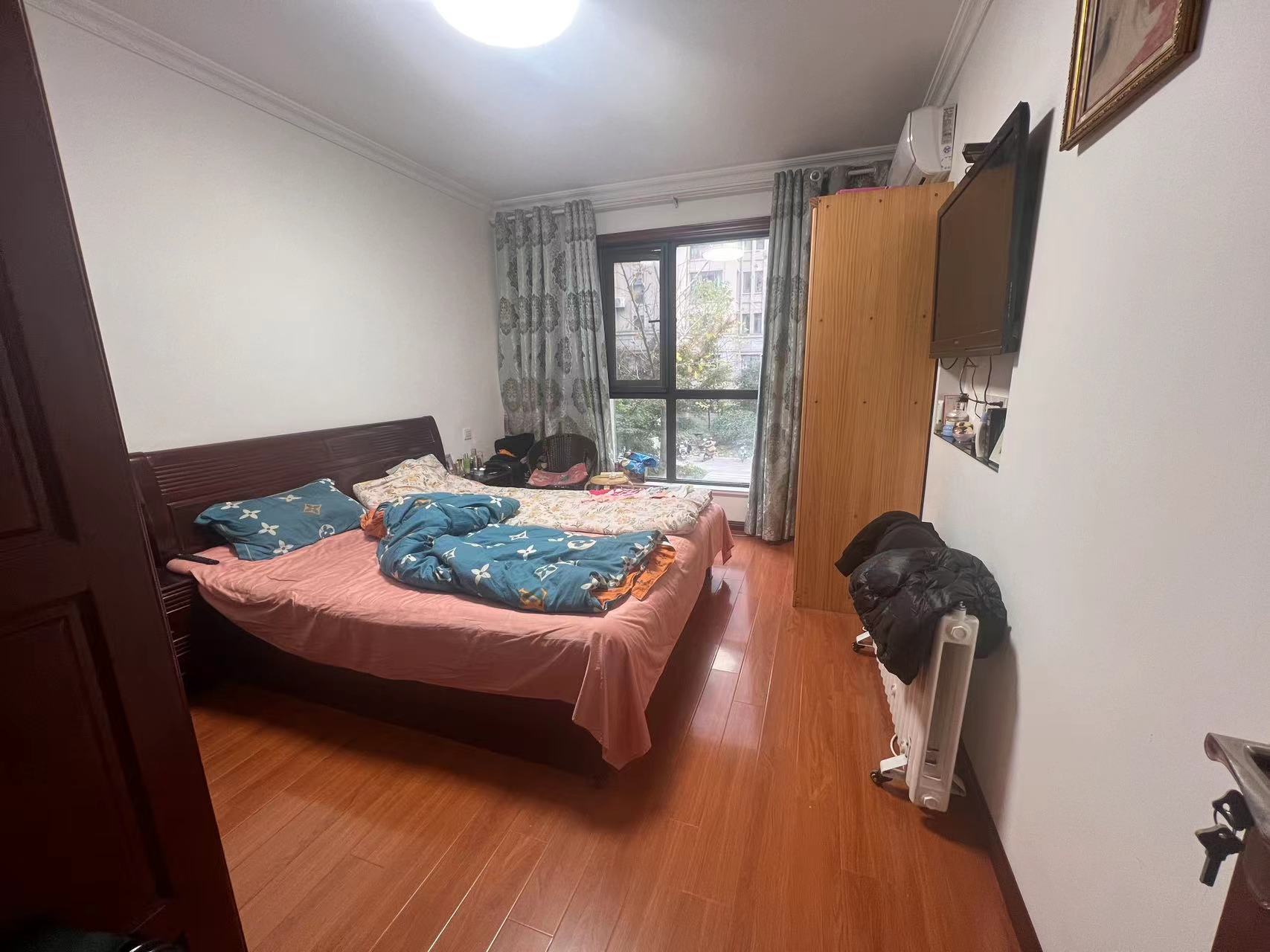 中港城世家 3室2厅1卫 121m²