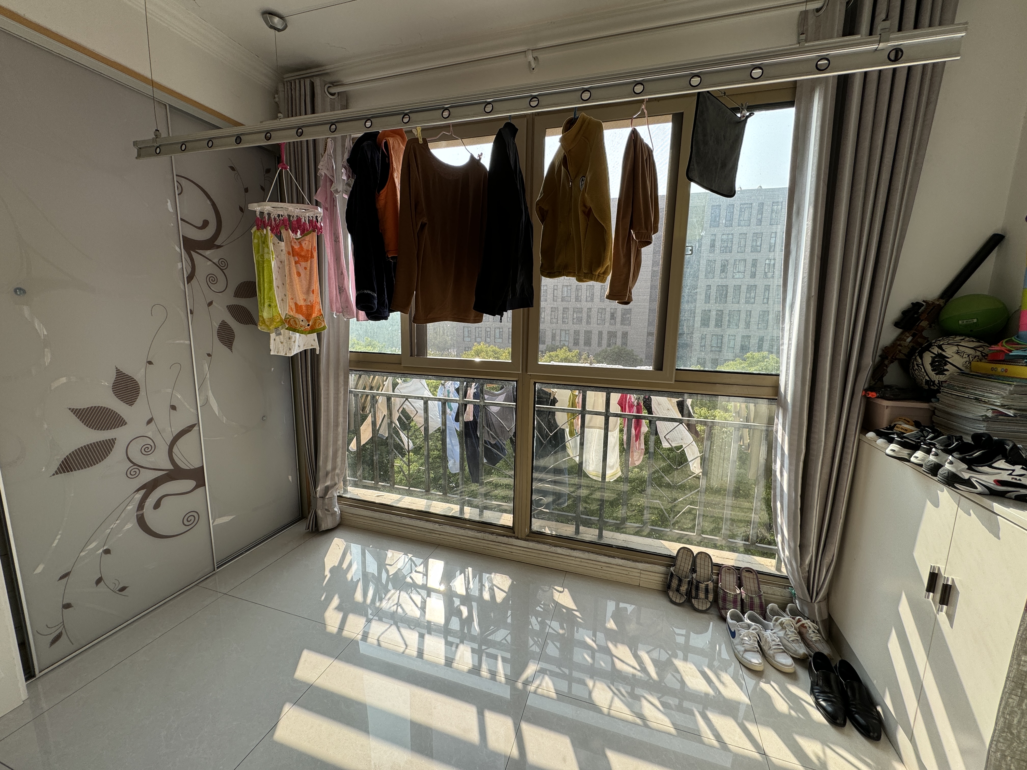 中南世纪花城一期 3室2厅1卫 128.45m²