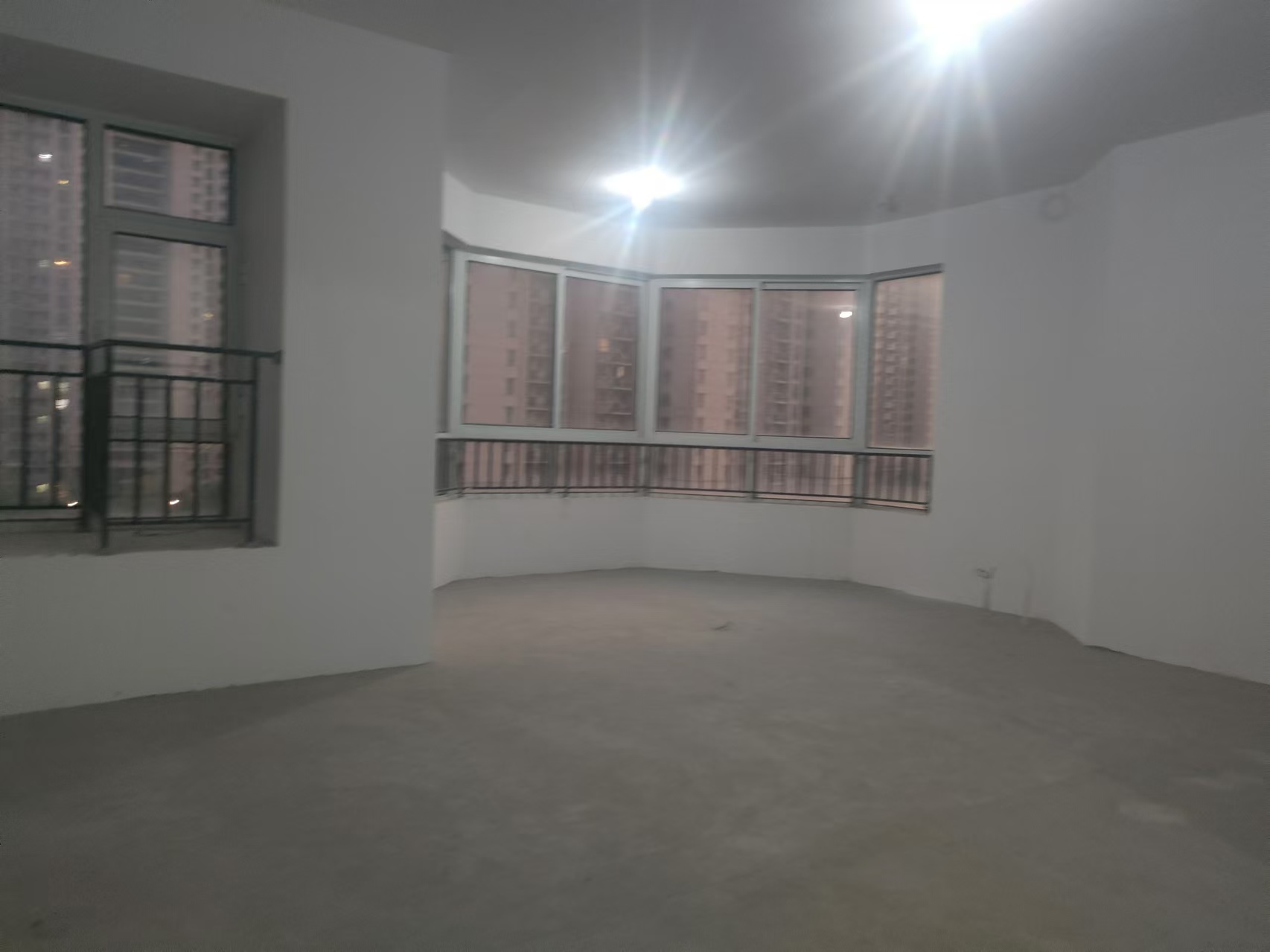 中南世纪花城三期 4室2厅4卫 275.37m&sup2;