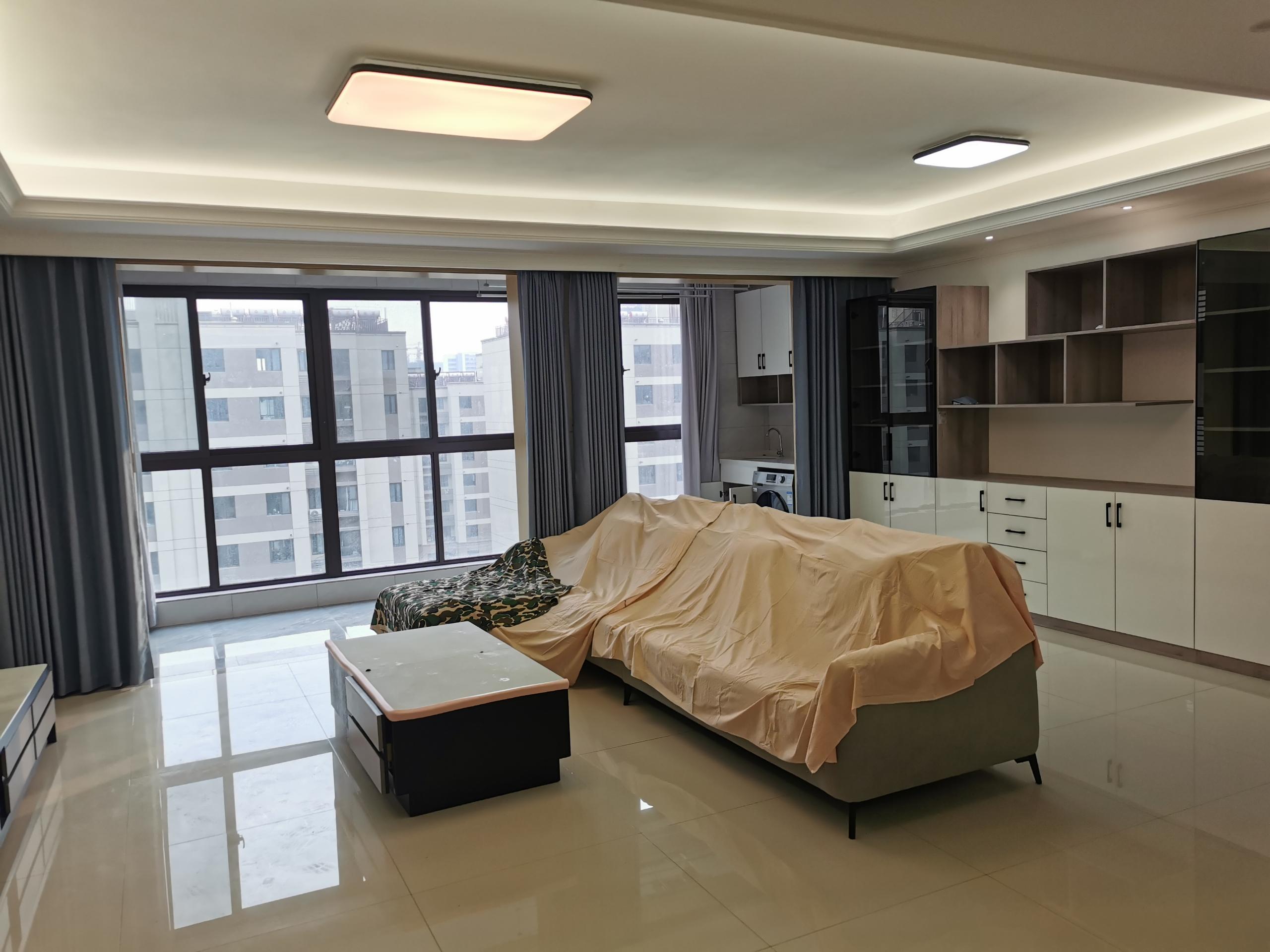 富力院士廷 4室2厅2卫 136m&sup2;