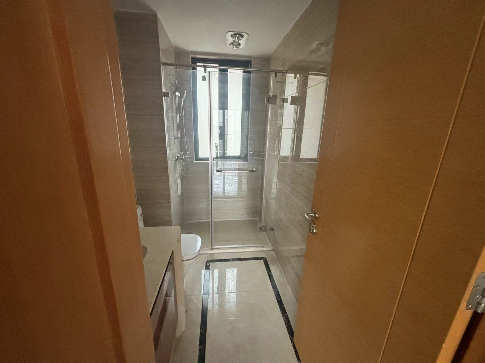 富力院士廷 4室2厅2卫 136m&sup2;