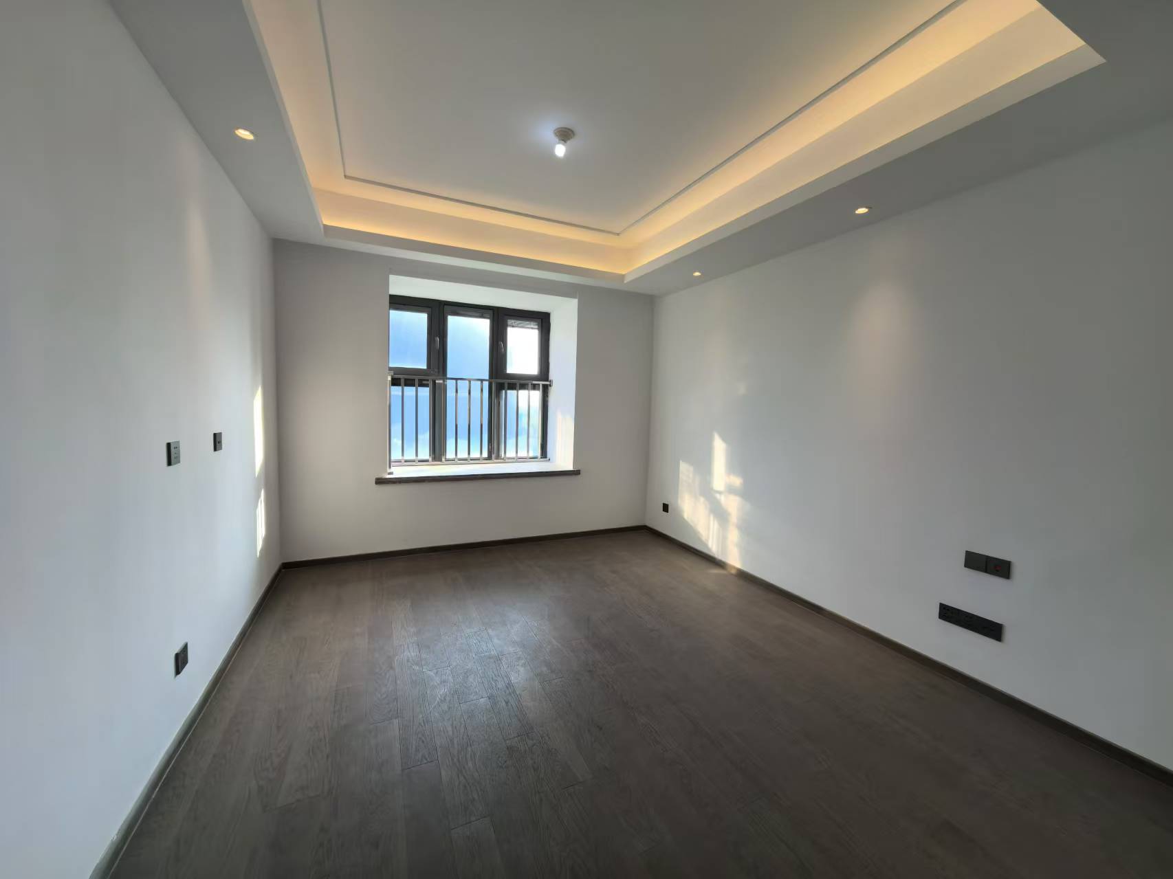 都会沁园 4室2厅2卫 152m&sup2;