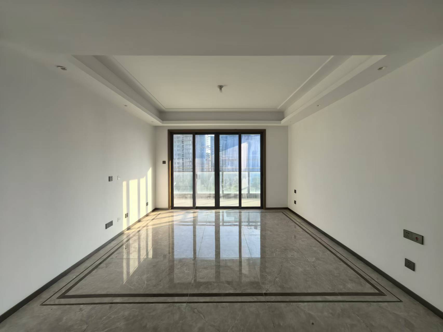 都会沁园 4室2厅2卫 152m&sup2;