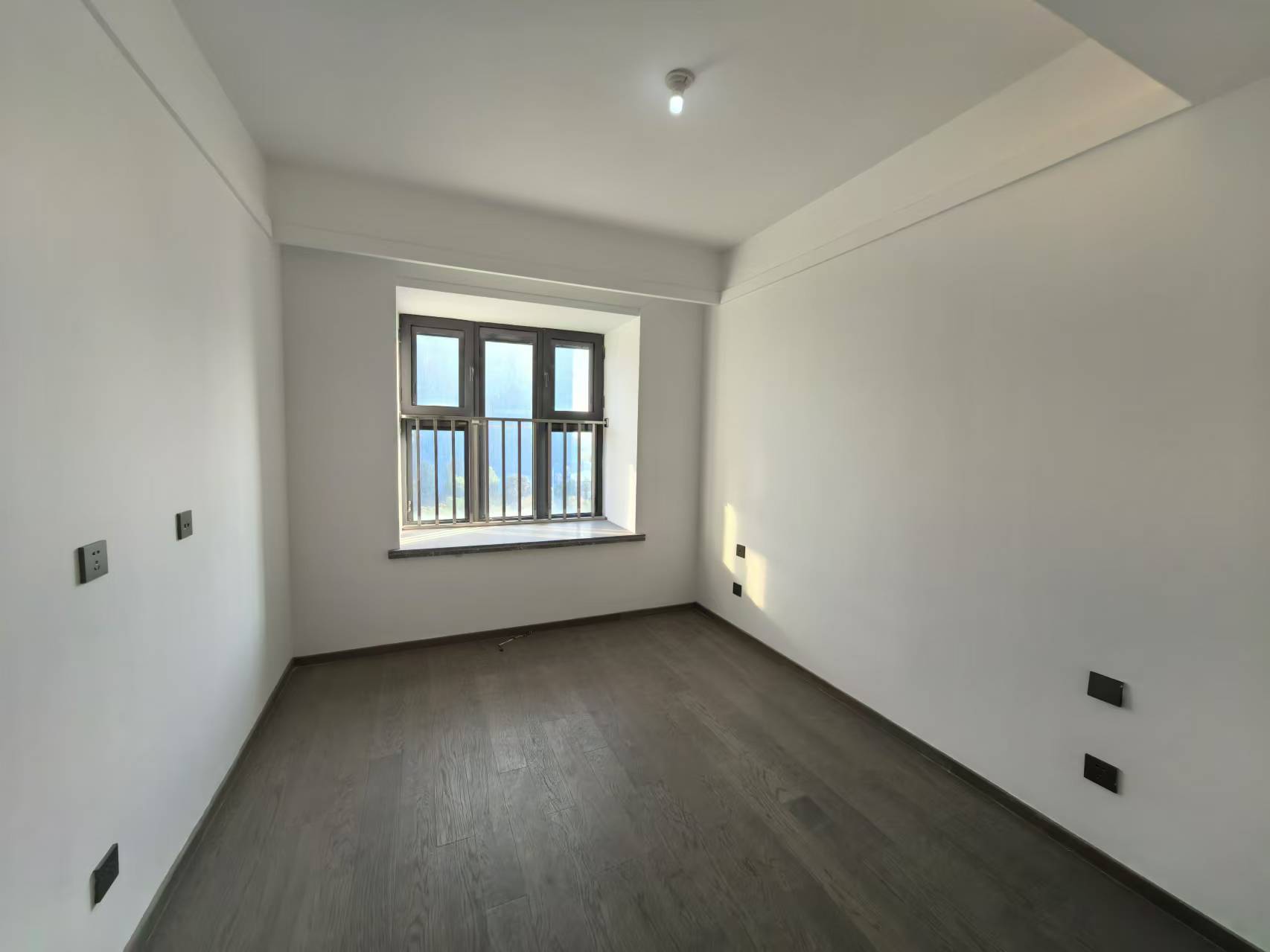 都会沁园 4室2厅2卫 152m&sup2;
