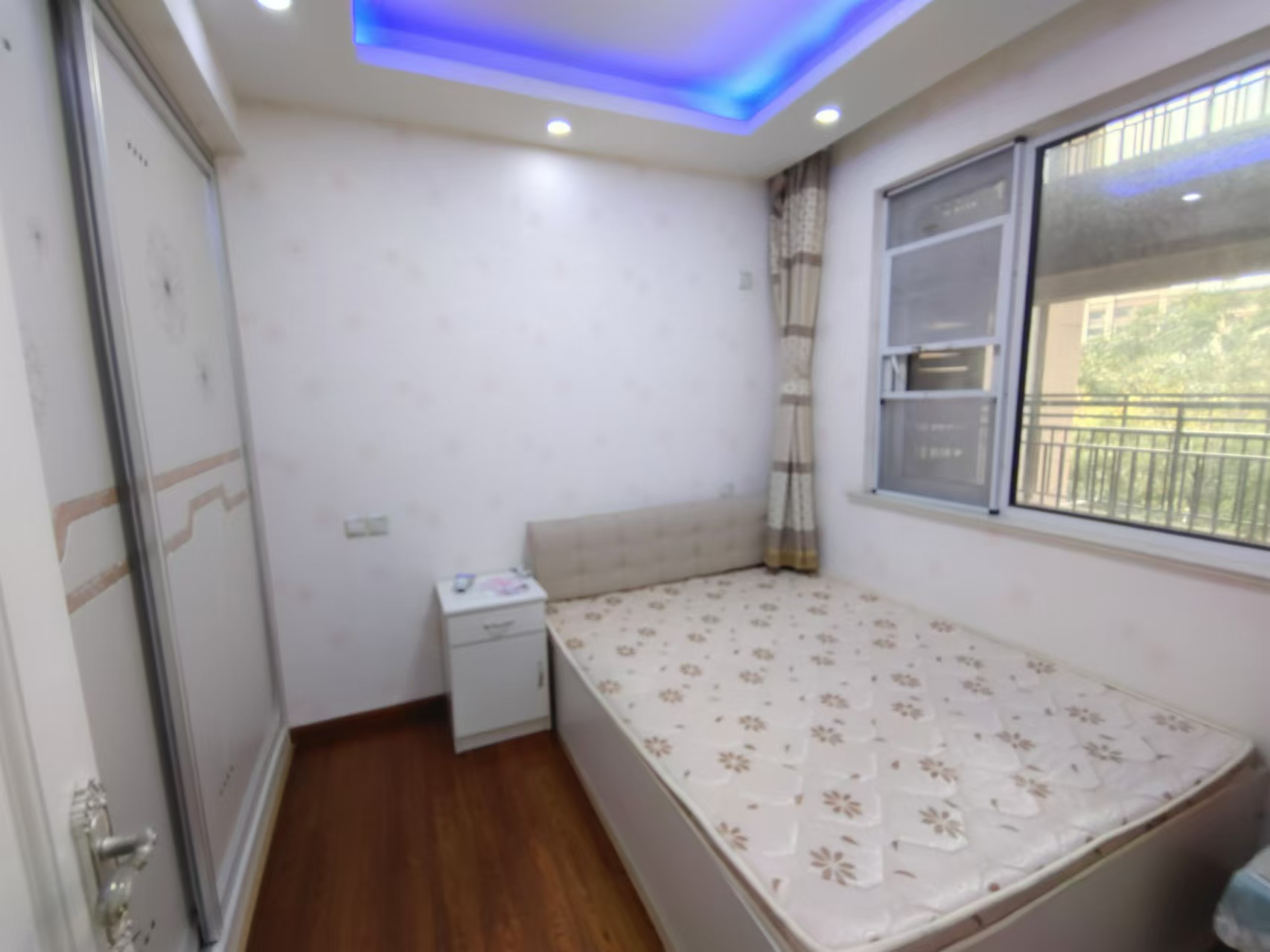 中海碧林湾 3室2厅1卫 96m²