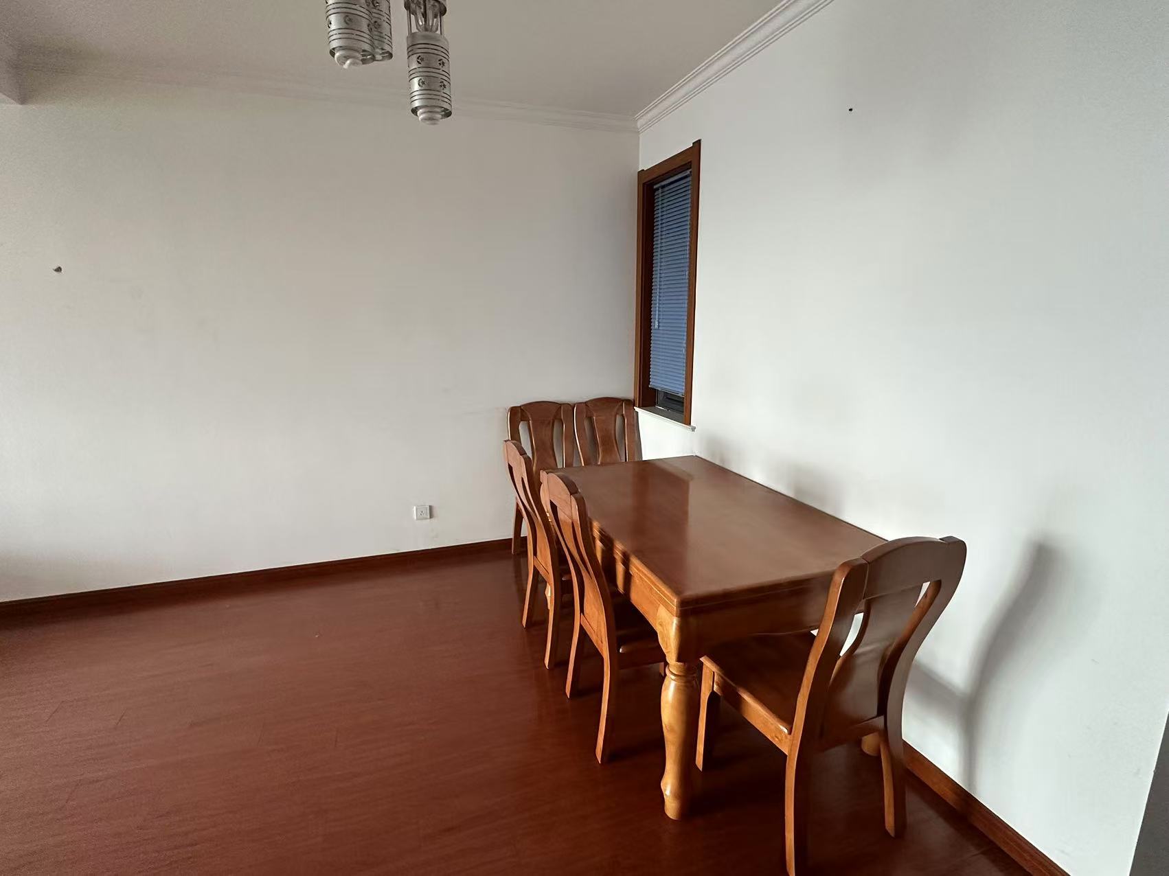 都市豪庭 2室1厅1卫 120.92m&sup2;
